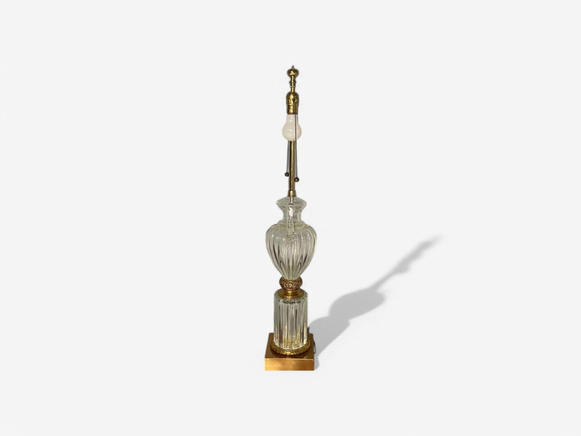 XXIe siècle et contemporain Marbro Lamp Co., Hollywood Regency, verre, laiton, lampes de bureau en forme d'urne, années 2000 en vente