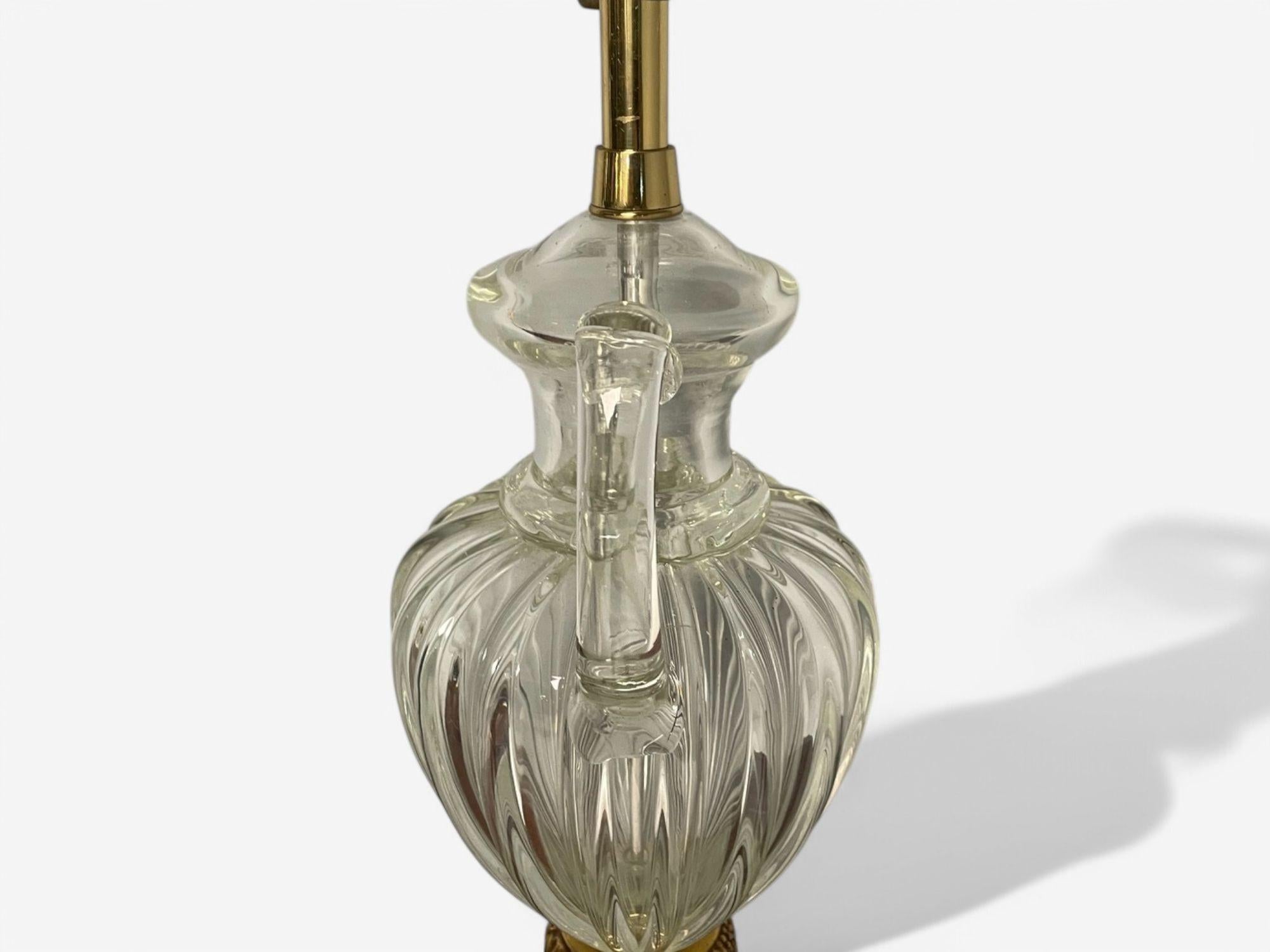 Laiton Marbro Lamp Co., Hollywood Regency, verre, laiton, lampes de bureau en forme d'urne, années 2000 en vente