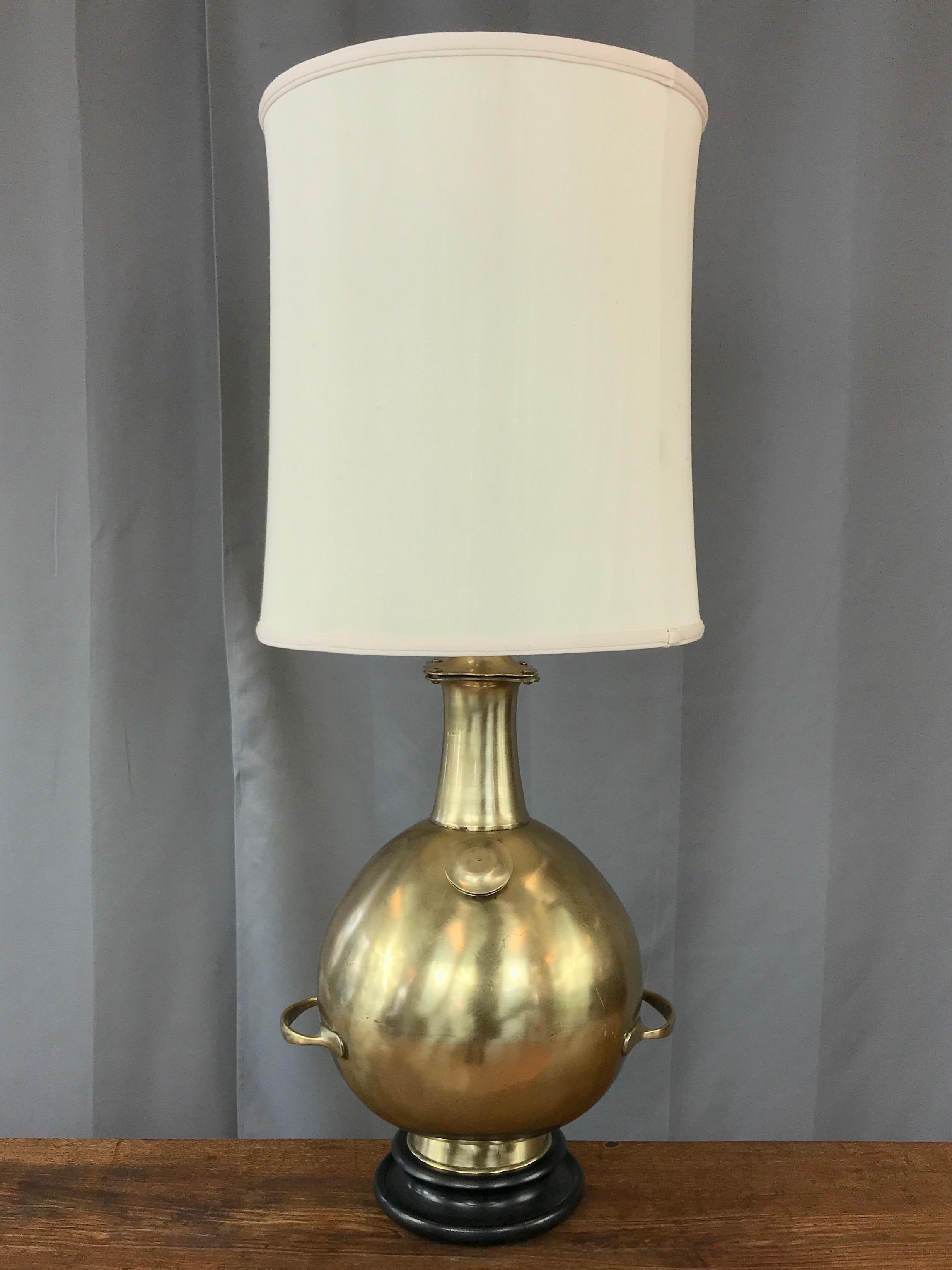 Lampe de table monumentale à cloche de plongée Marbro en laiton massif en vente 5