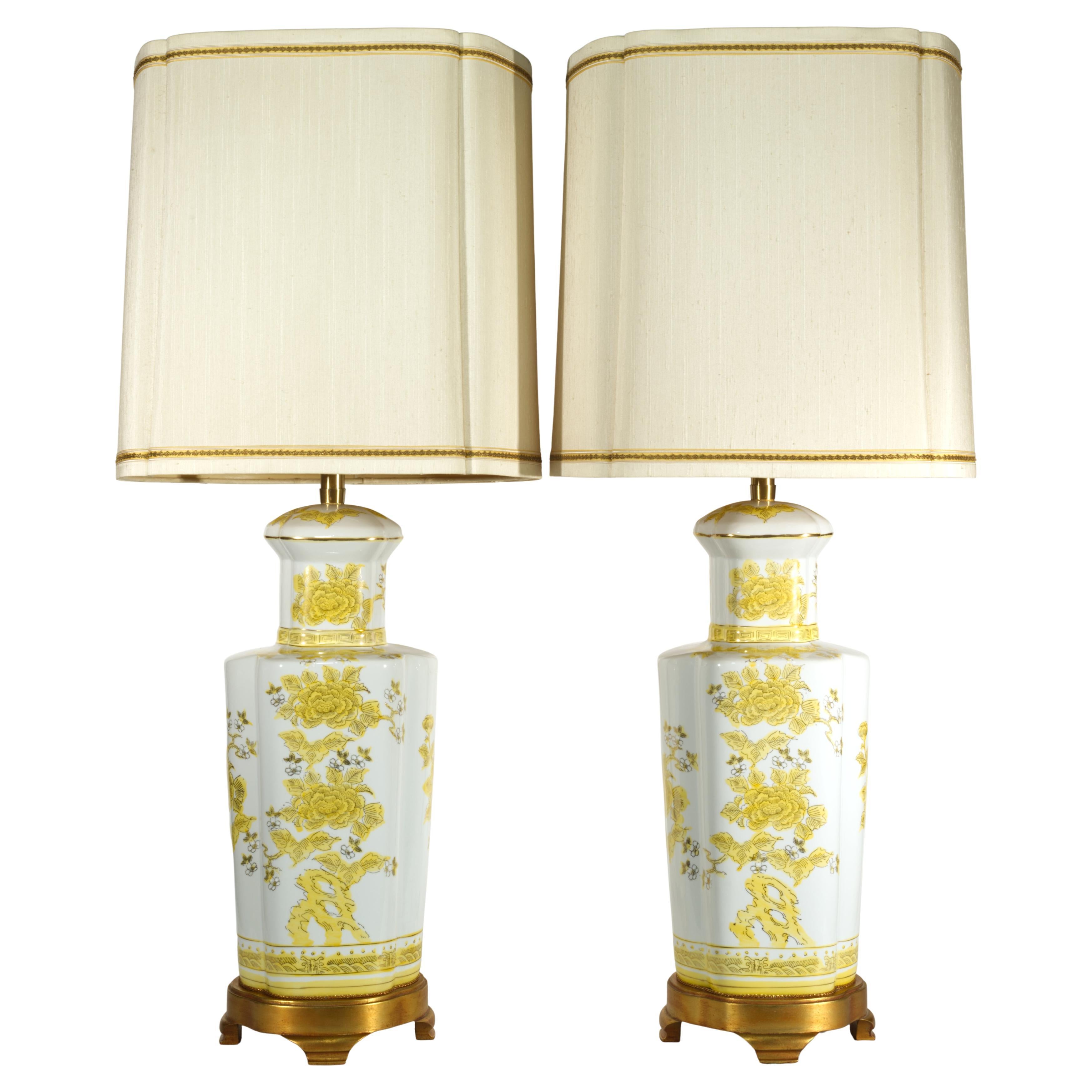 Marbro Pair of Large Chinoiserie Urn Table Lamps with Imari Decor