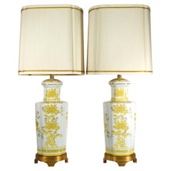 Marbro Coppia di grandi lampade da tavolo a urna Chinoiserie con decorazioni Imari