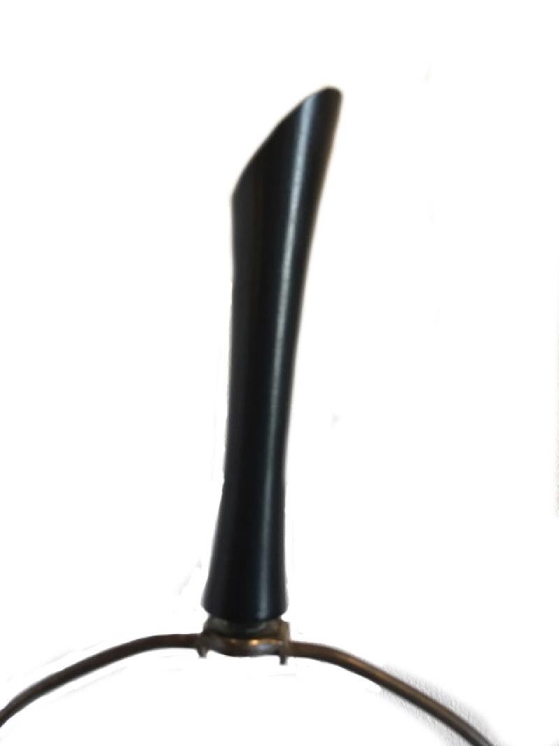 Signierte und nummerierte Marbro-Keramik-Tischlampe mit neuem Endstück. Schirm nicht enthalten.