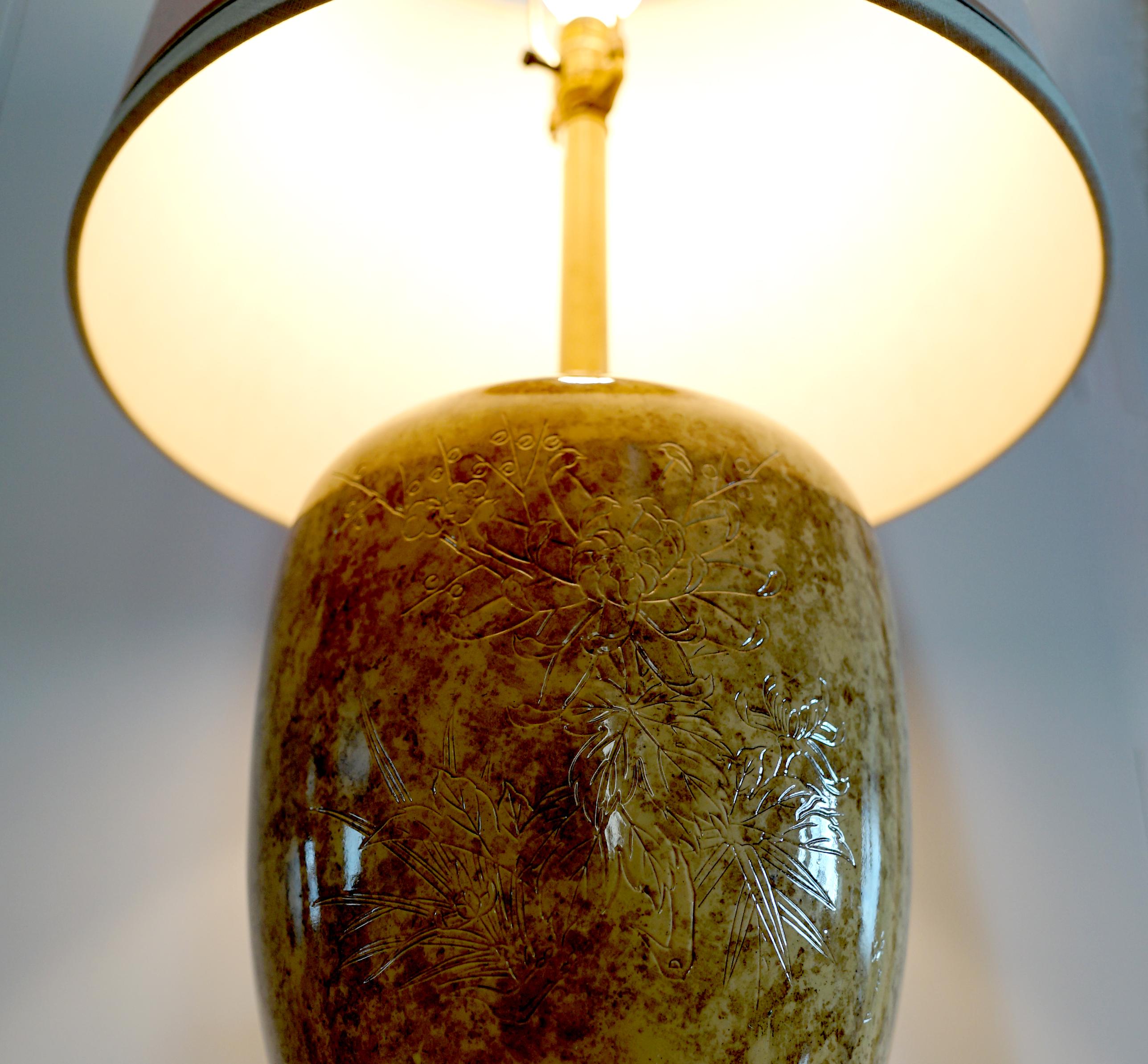 Marbro Vintage French Style Monumental Incised Ceramic Gold Marbled Lamp For Sale 4