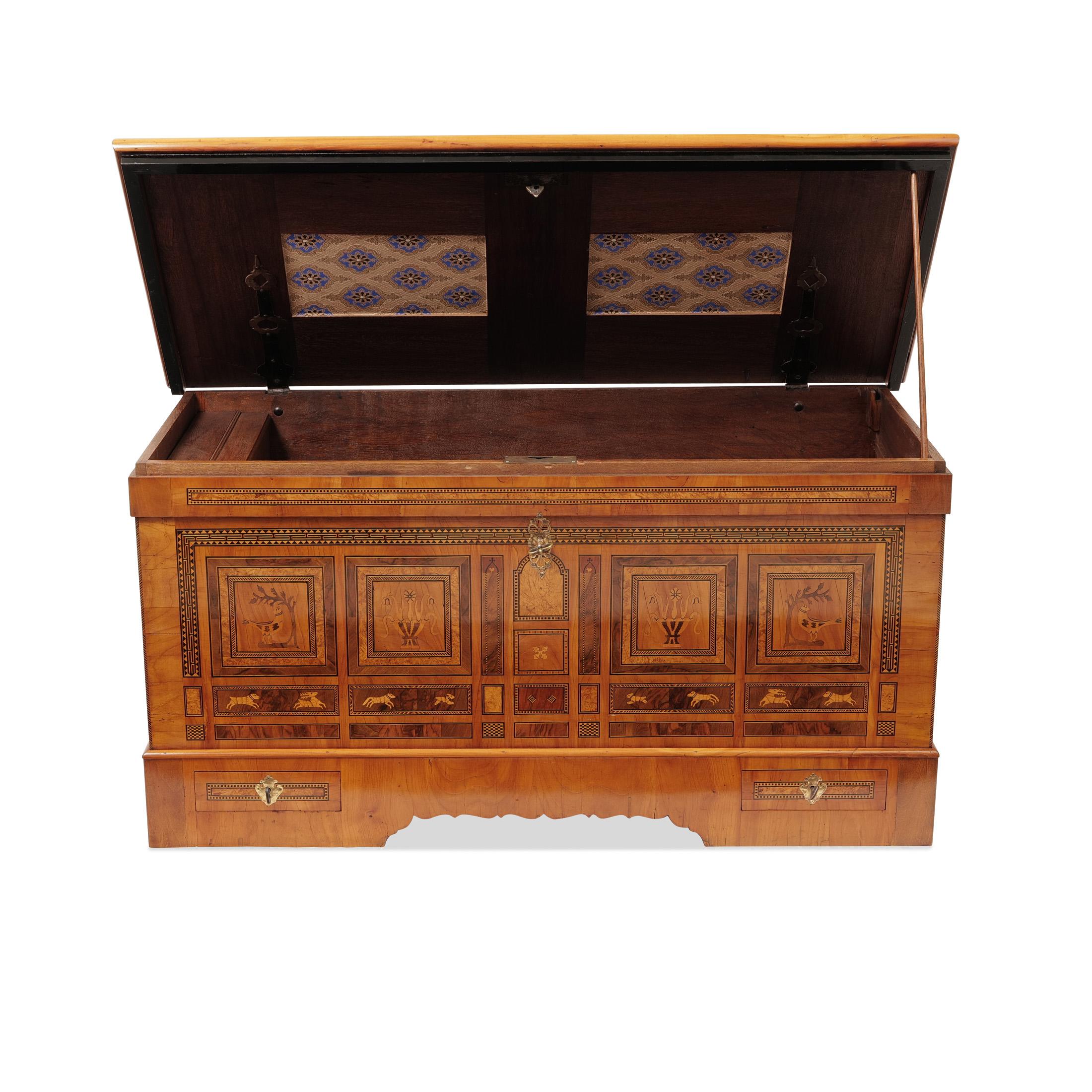 Marburg finch chest Biedermeier around 1800-10 Cherrywood bridal chest For Sale 3