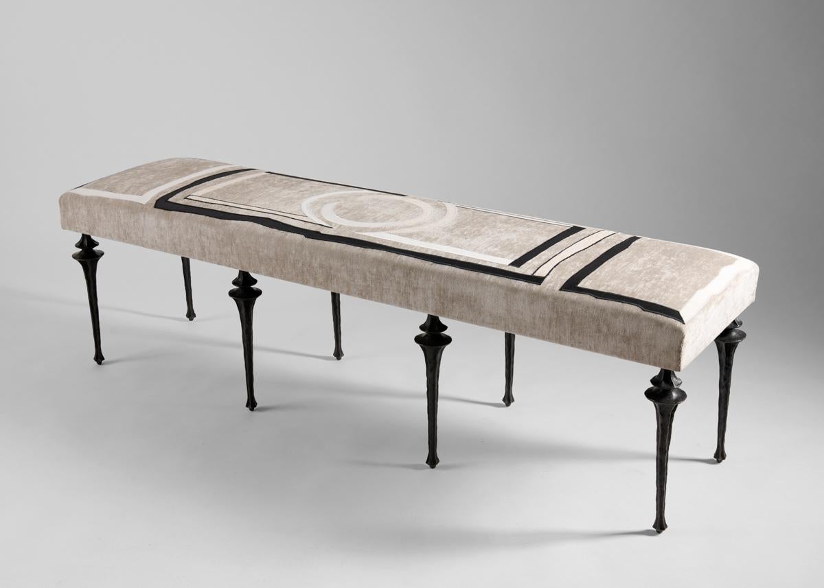 Brodé Banc brodé, pieds en bronze, Marc Bankowsky & Miguel Cisterna, France, 2022 en vente