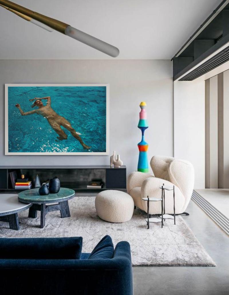 Swimming Pool - Akt schwebt im Wasser, Kunstfotografie, 2005 im Angebot 2