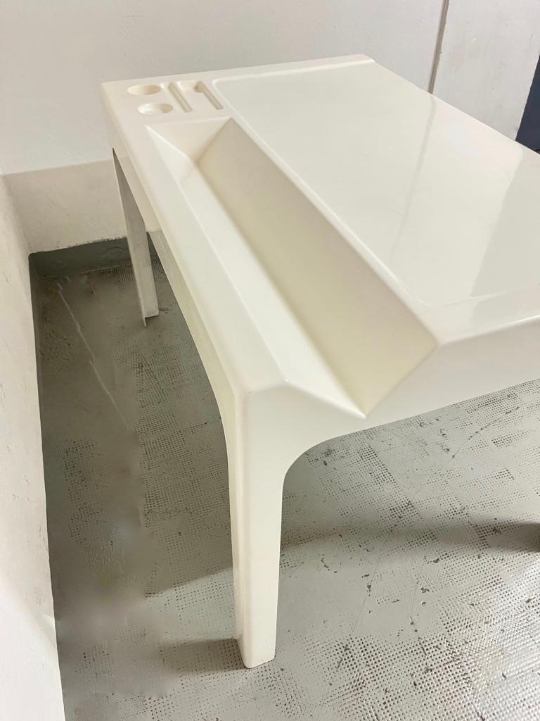 Mid-20th Century Marc Berthier Fiberglass Desk Ozoo, France ca. 1960s by D.A.N.