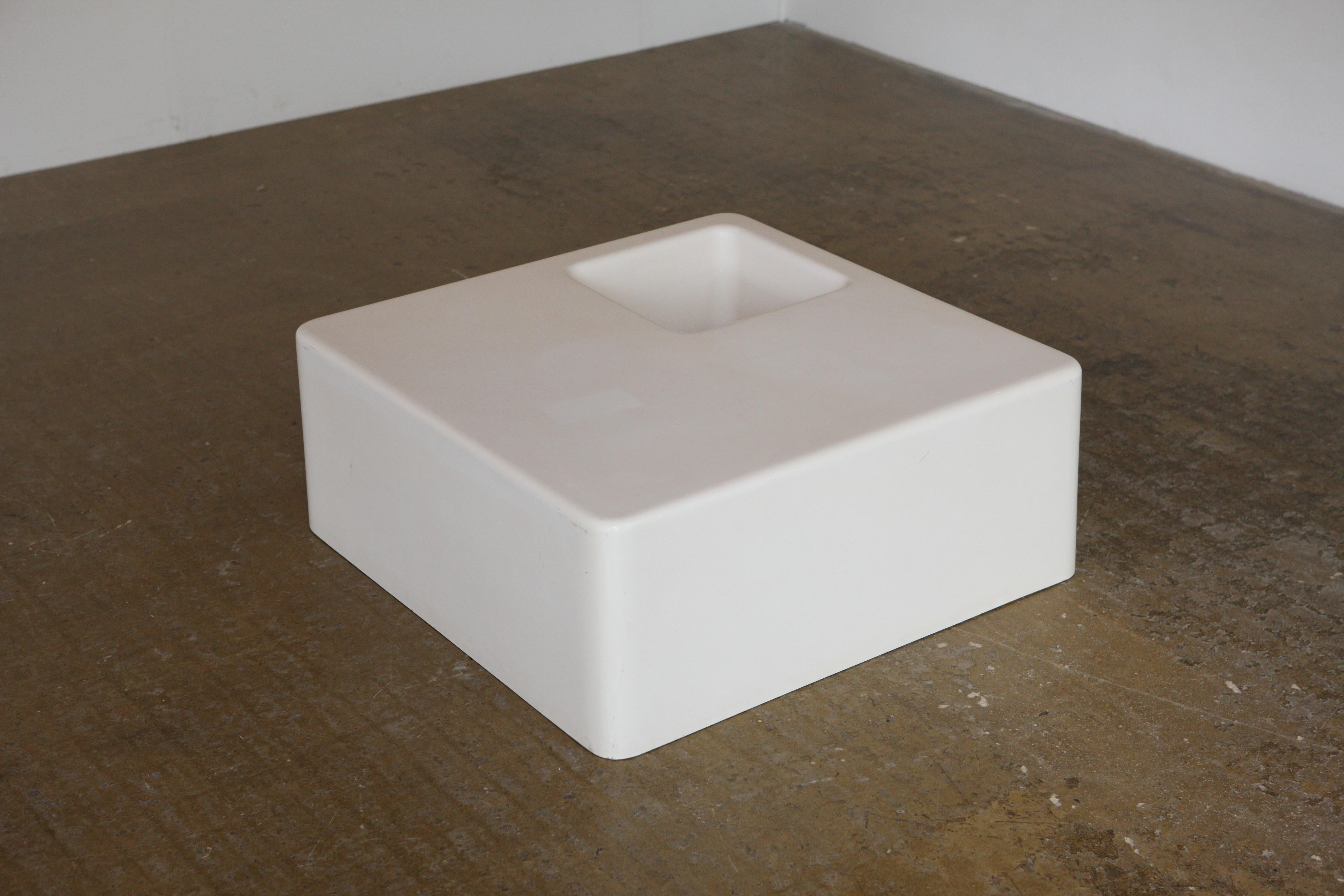 Mid-Century Modern Marc Berthier's Fiberglass Coffee Table for Ozoo, 1968 For Sale