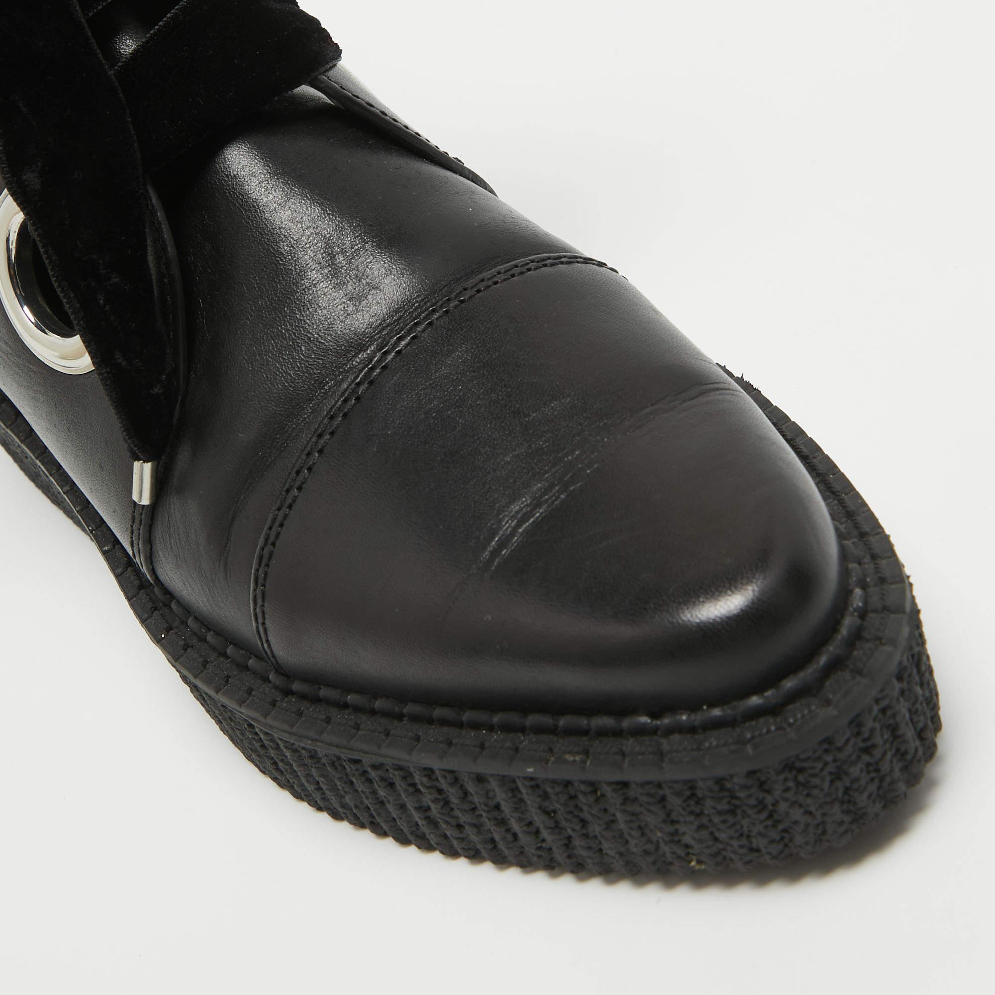 Marc by Marc Jacobs Black Leather Ankle Boots Size 37.5 For Sale 4