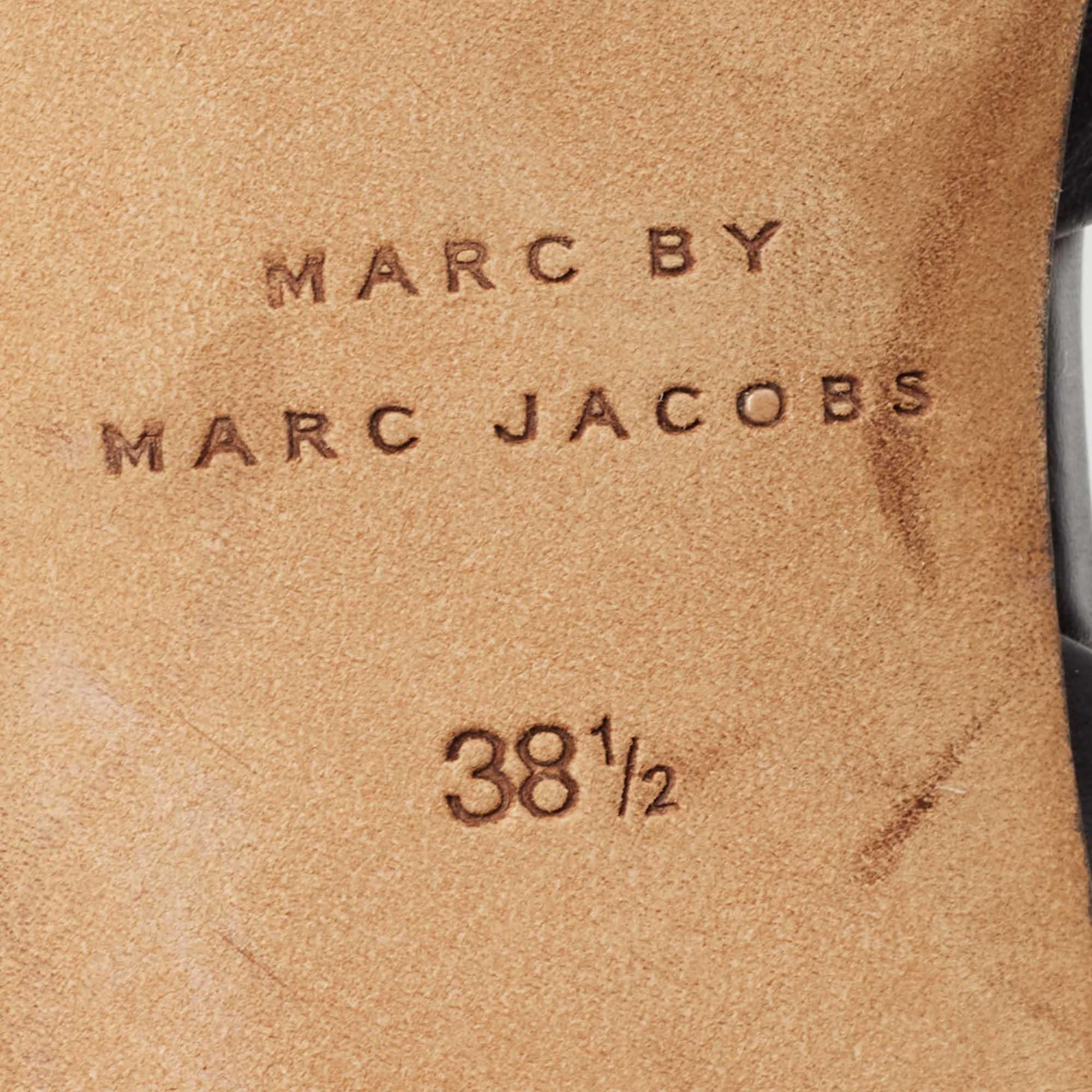 Marc by Marc Jacobs Black Leather D'orsay Pumps Size 38.5 For Sale 4