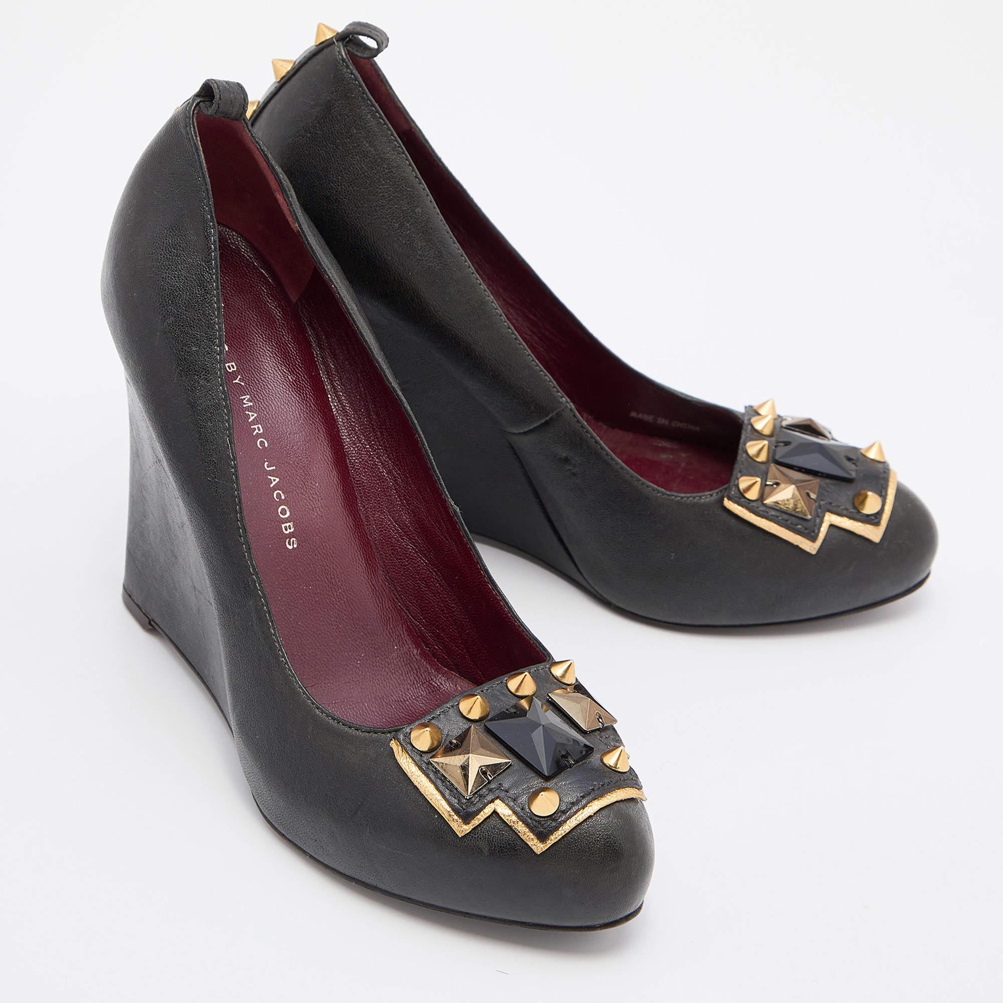 Women's Marc by Marc Jacobs Black Leather Embellished Platform Wedge Pumps Size 37 For Sale