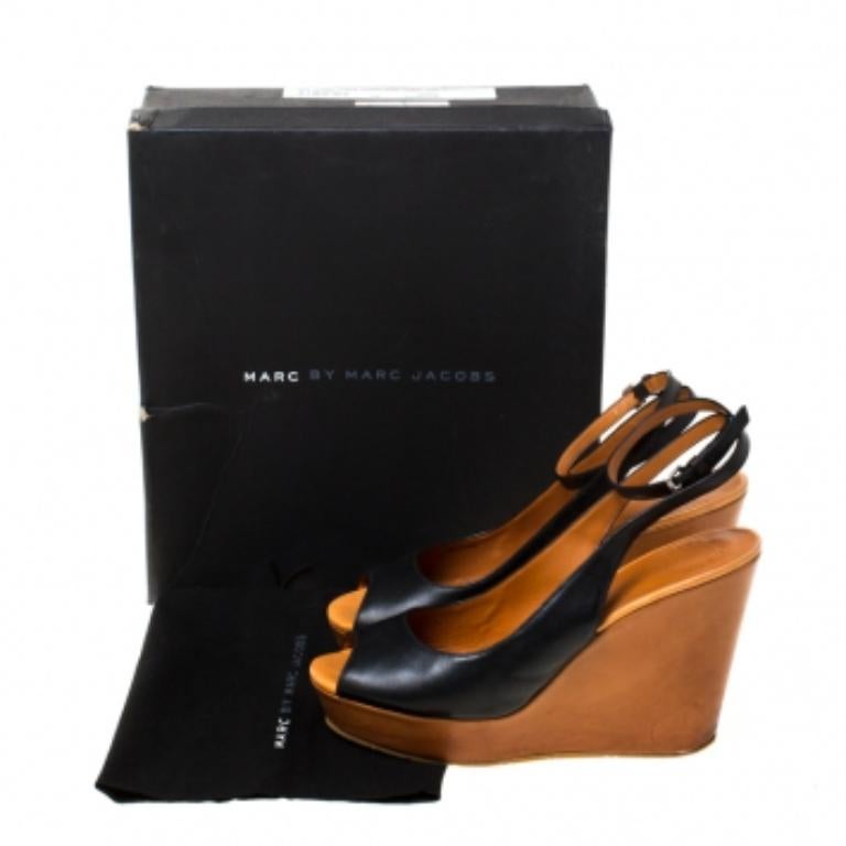 Marc by Marc jacobs Sandali con zeppa in pelle nera taglia 40 in vendita 4