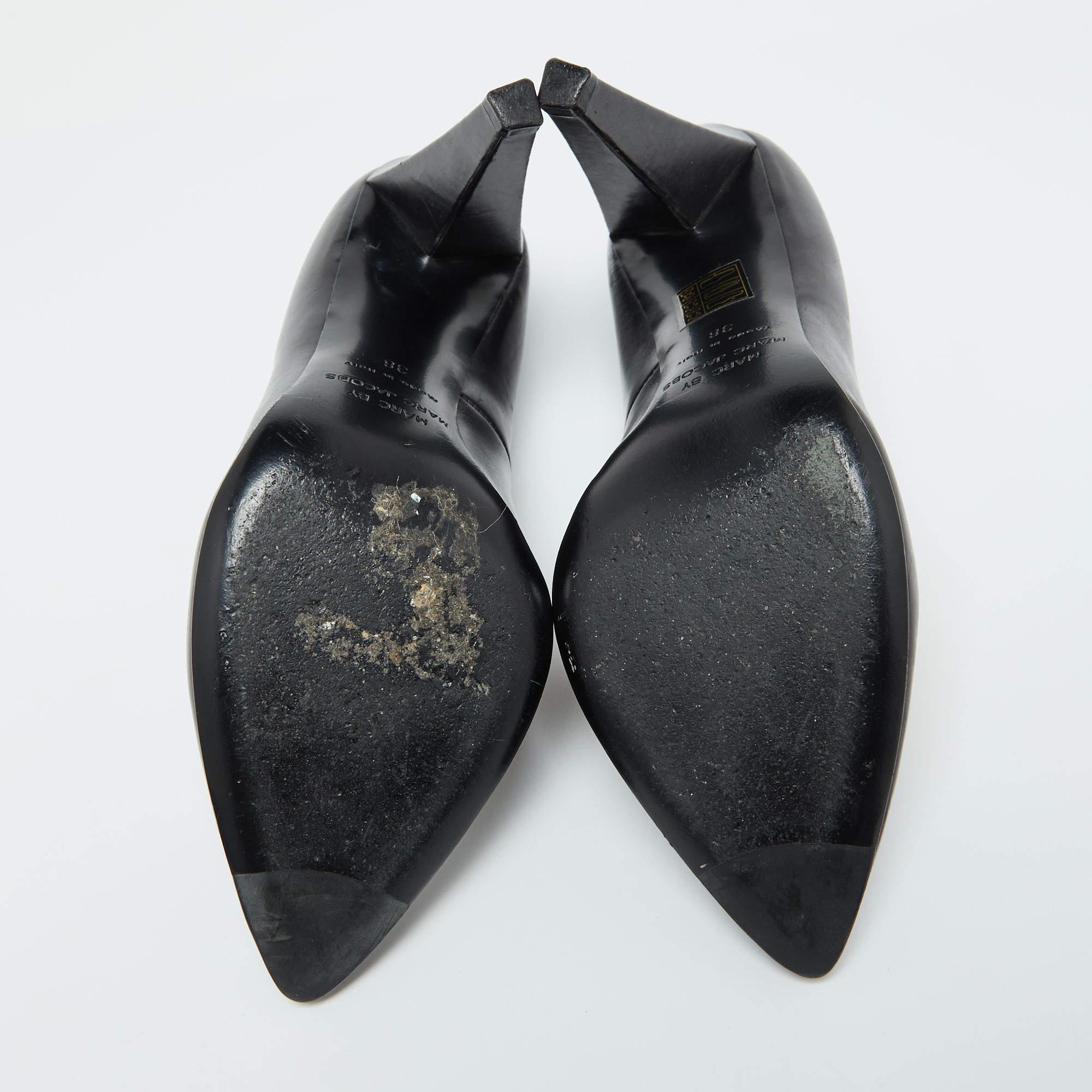 Marc by Marc Jacobs Black Leather Pumps Size 38 For Sale 2