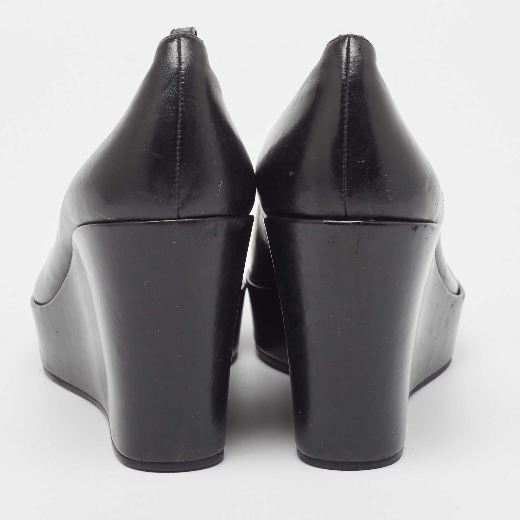 Marc by Marc Jacobs Schwarze Keil-Plateau-Pumps aus Leder Größe 37 im Angebot 1