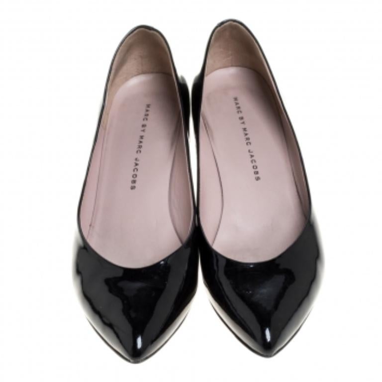 Women's Marc by Marc Jacobs Black Patent Leather Pumps Size 37 For Sale