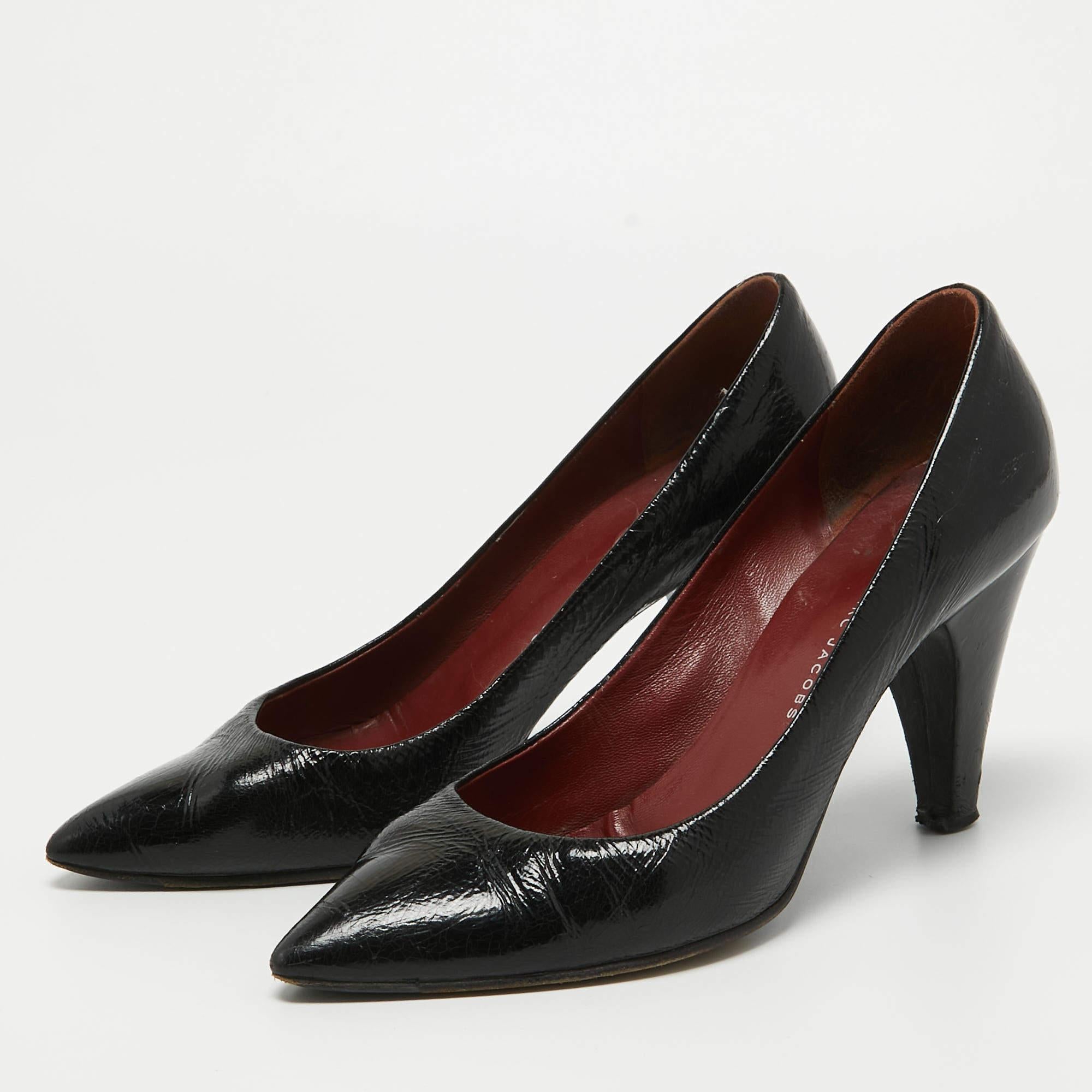 Exhibit an elegant style with this pair of pumps. These elegant shoes are crafted from quality materials. They are set on durable soles and sleek heels.
