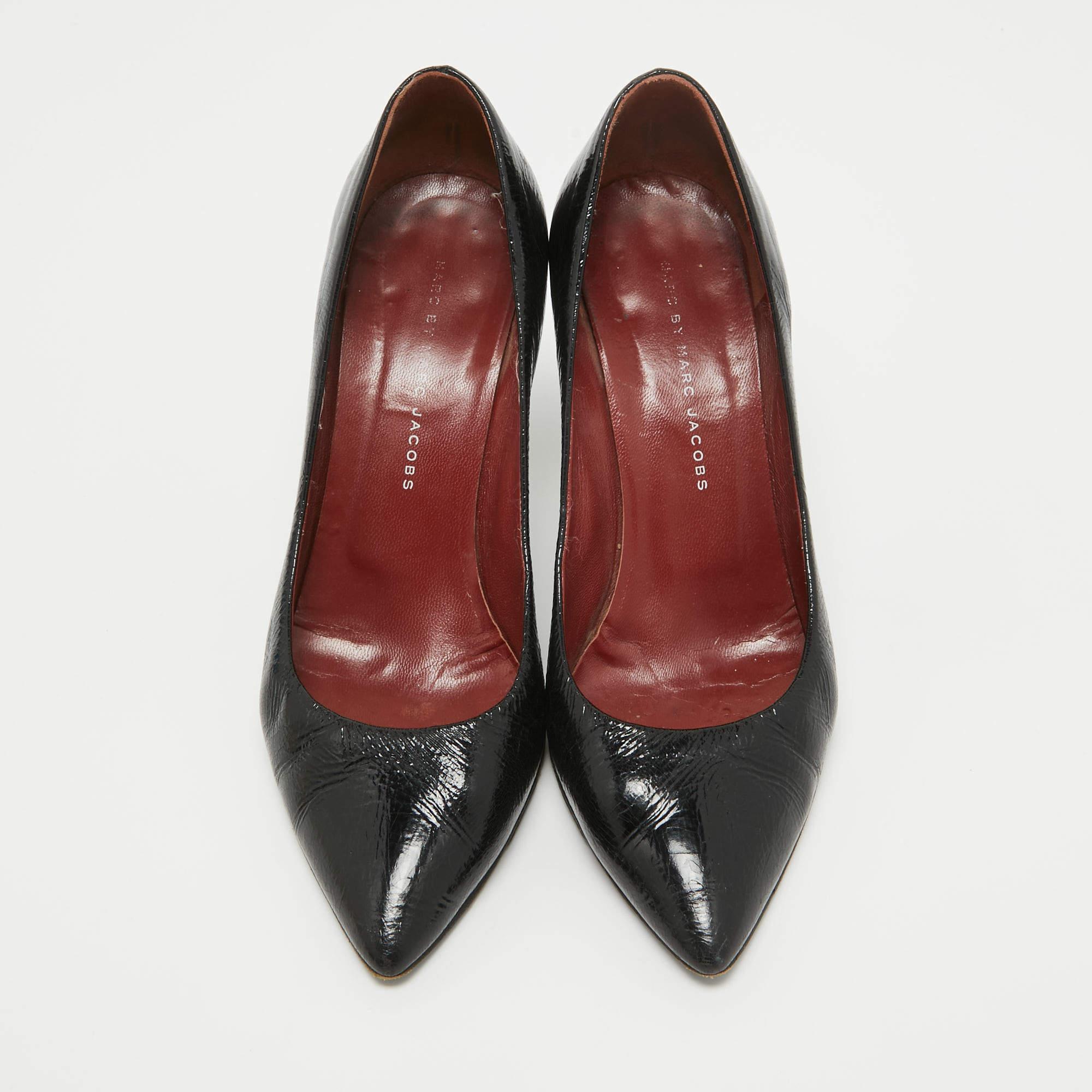 Marc by Marc Jacobs Black Patent Leather Pumps Size 38 In Fair Condition For Sale In Dubai, Al Qouz 2