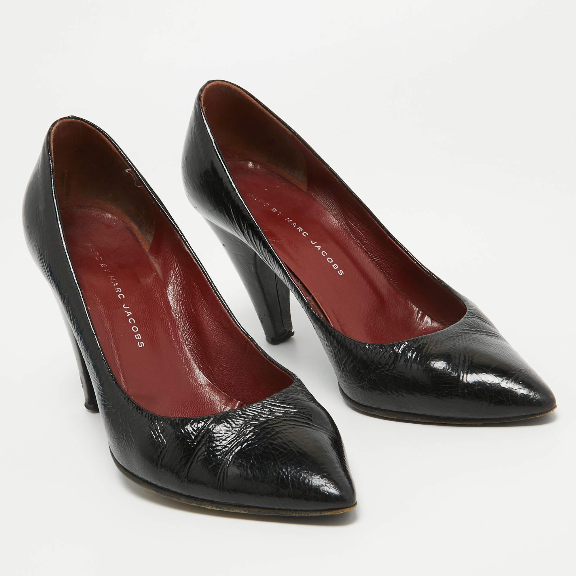 Marc by Marc Jacobs Black Patent Leather Pumps Size 38 For Sale 1