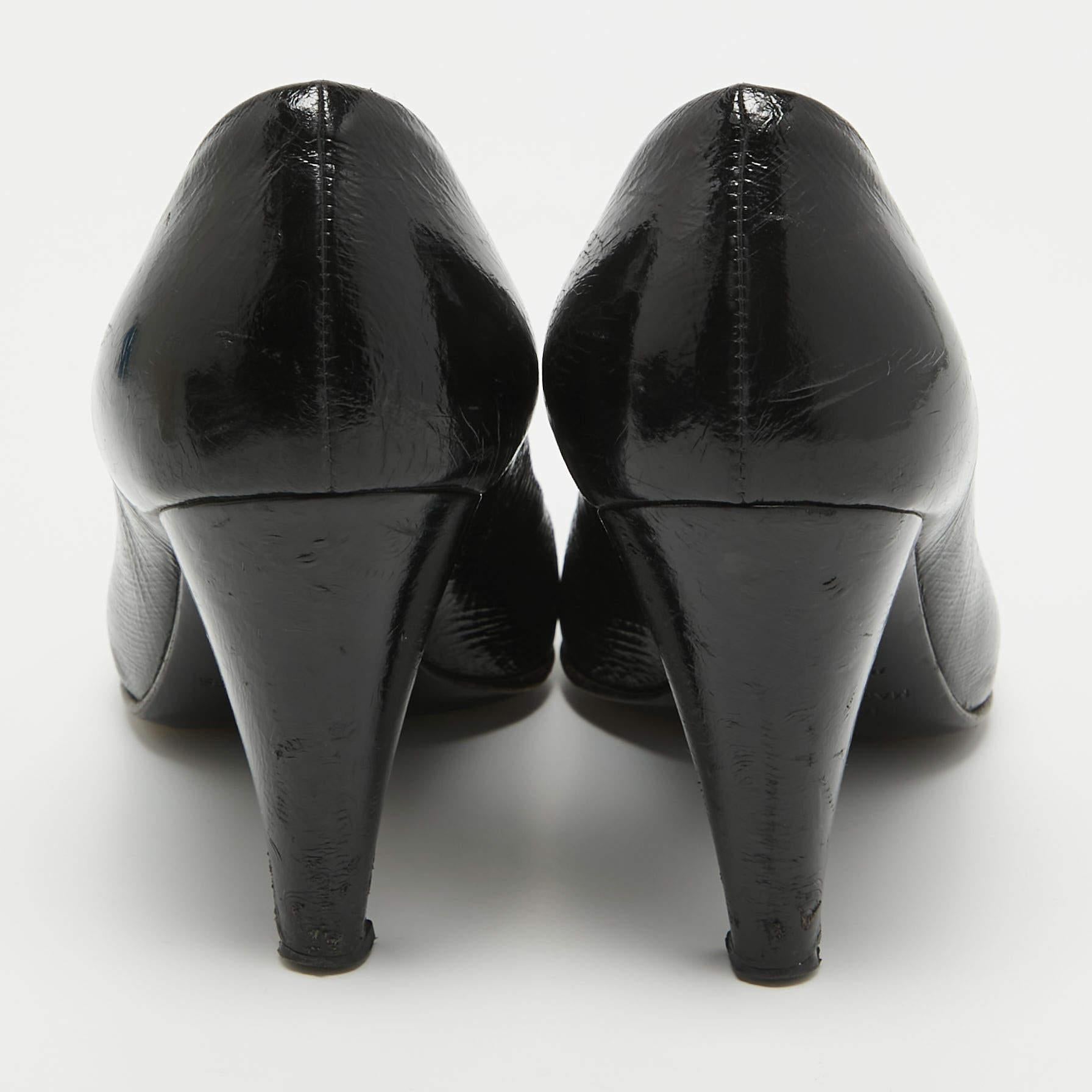 Marc by Marc Jacobs Black Patent Leather Pumps Size 38 For Sale 2