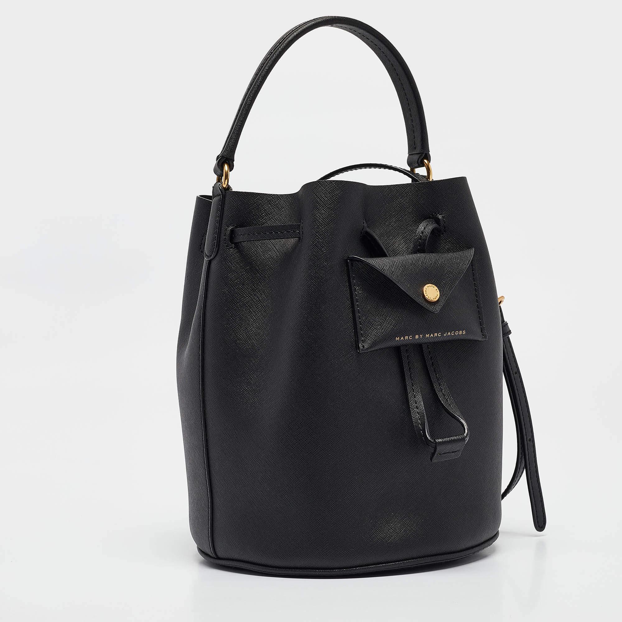 Marc by Marc Jacobs Black Saffiano Leather Bucket Bag In Good Condition In Dubai, Al Qouz 2