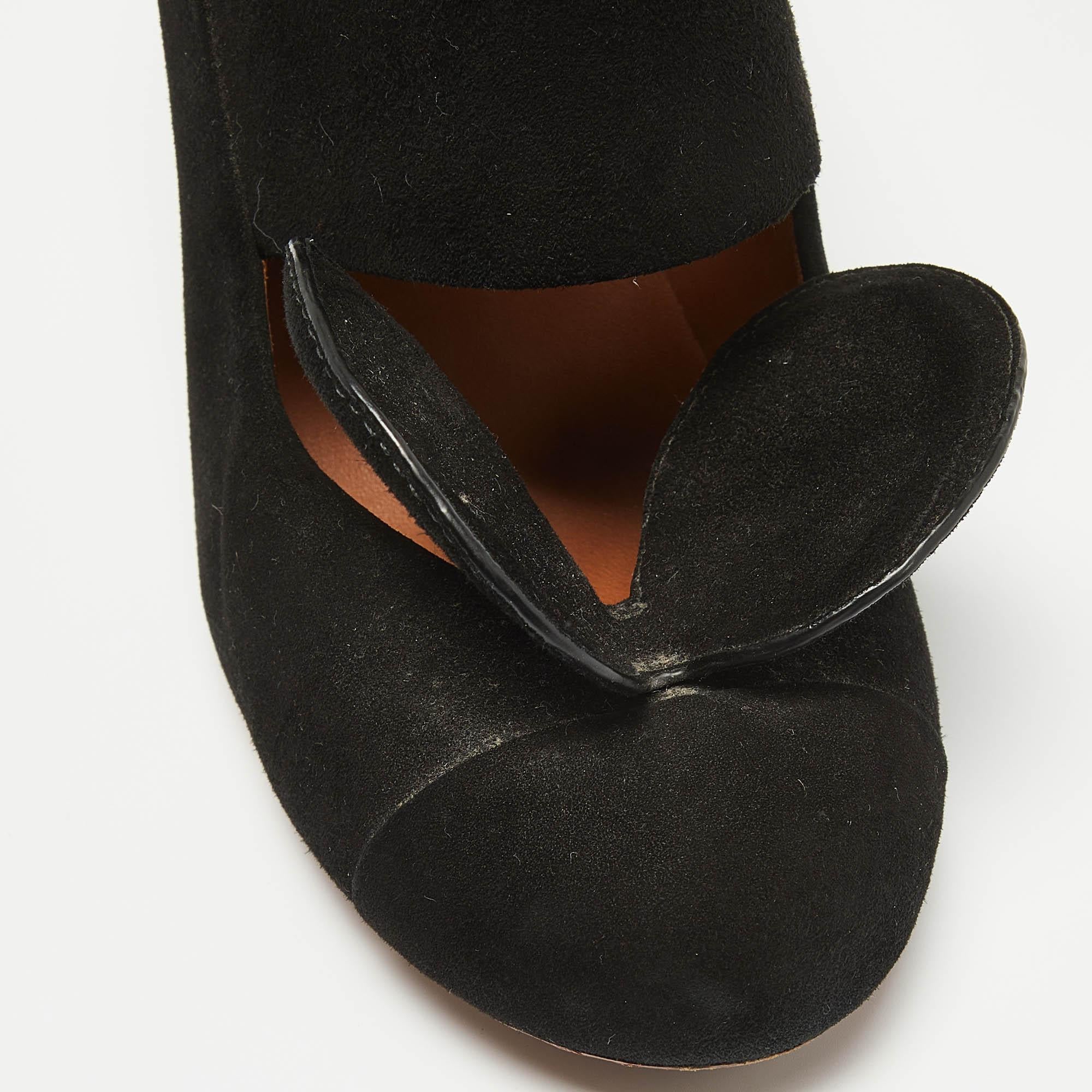 Marc by Marc Jacobs Black Suede Pumps Size 38.5 For Sale 3