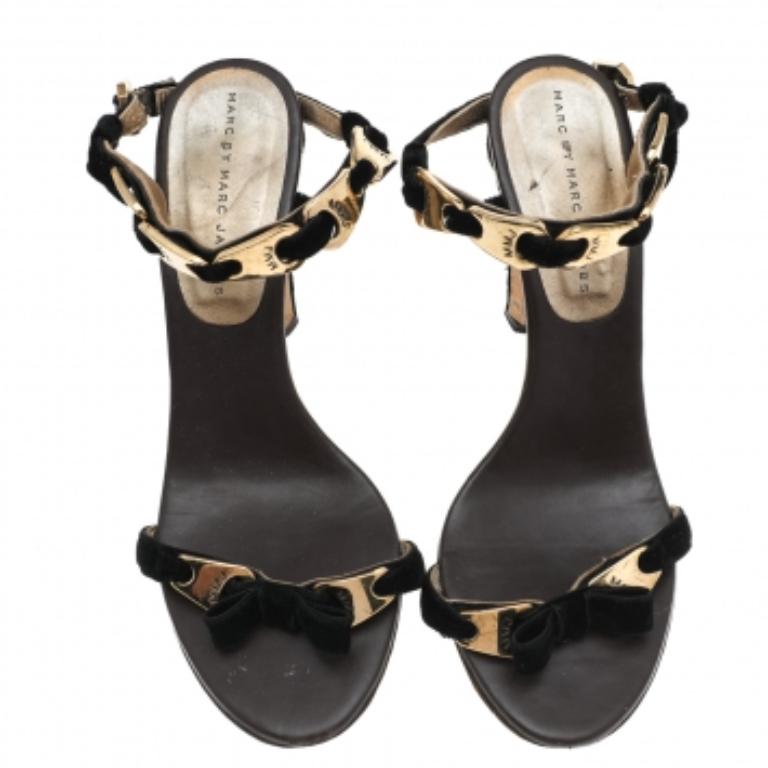 Marc by Marc Jacobs Black Velvet Bow Open Toe Sandals Size 38 In Fair Condition For Sale In Dubai, Al Qouz 2
