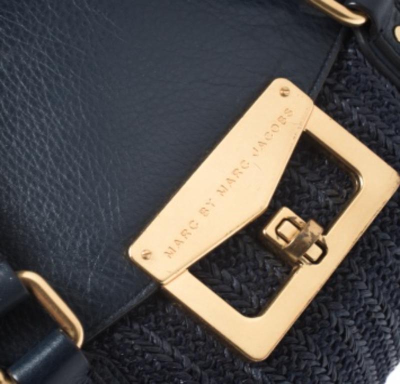 Marc by marc jacobs: borsa in paglia e pelle con patta blu in vendita 2