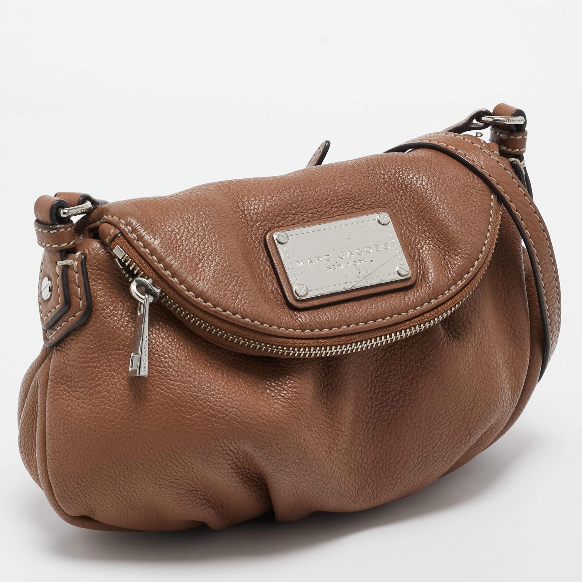 Marc By Marc Jacobs Brown Leather Classic Q Natasha Crossbody Bag In Fair Condition In Dubai, Al Qouz 2