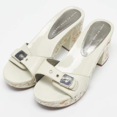 Marc by Marc Jacobs Cream Leather Slides Size 36