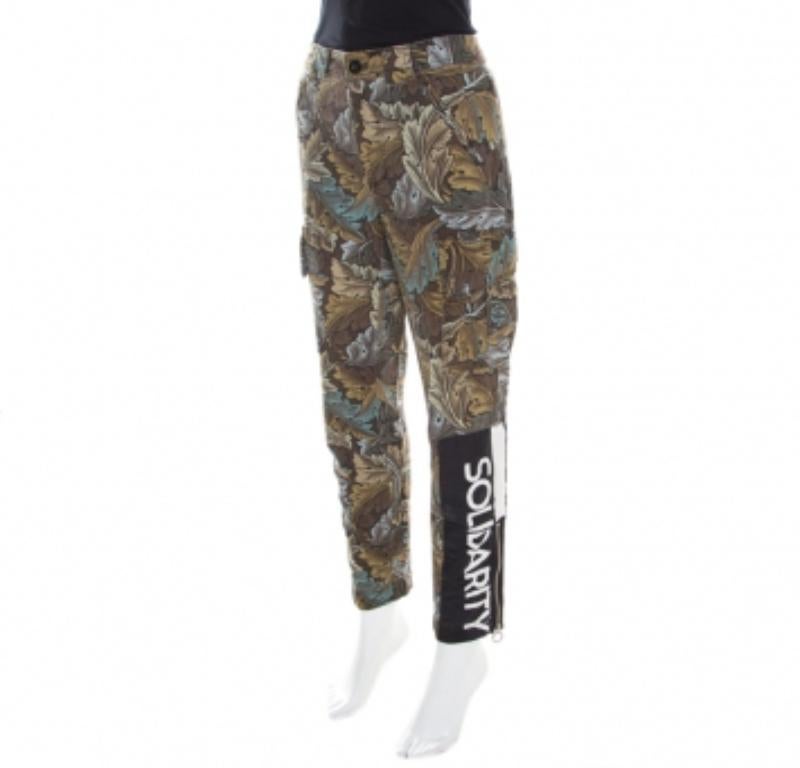 Marc by Marc Jacobs Pantalón cargo cónico en espiga de algodón con estampado de acantos Elm S en Excelente estado para la venta en Dubai, Al Qouz 2
