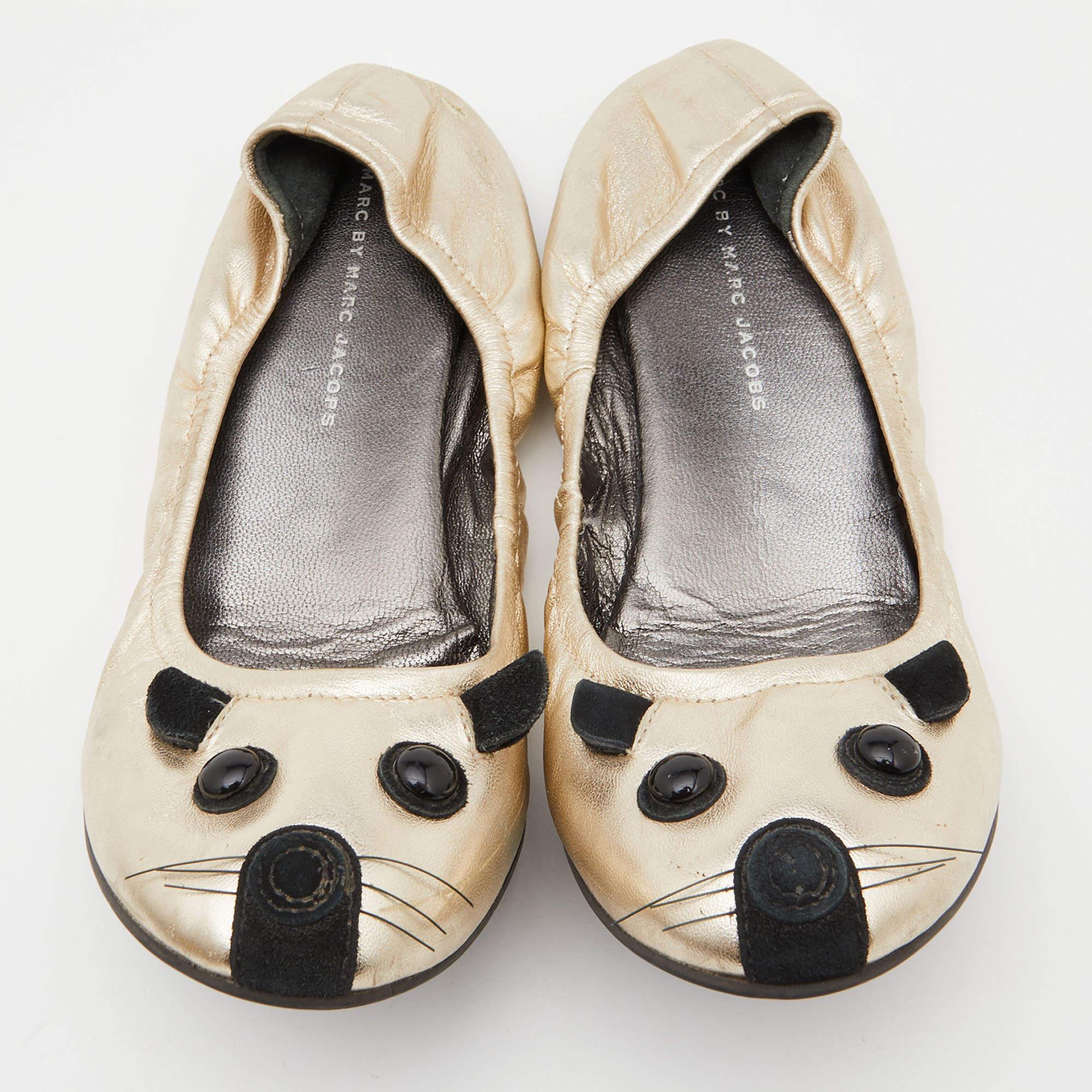 Marc by Marc Jacobs Gold/Schwarze Mouse Ballettschuhe aus Leder Größe 40 (Beige) im Angebot