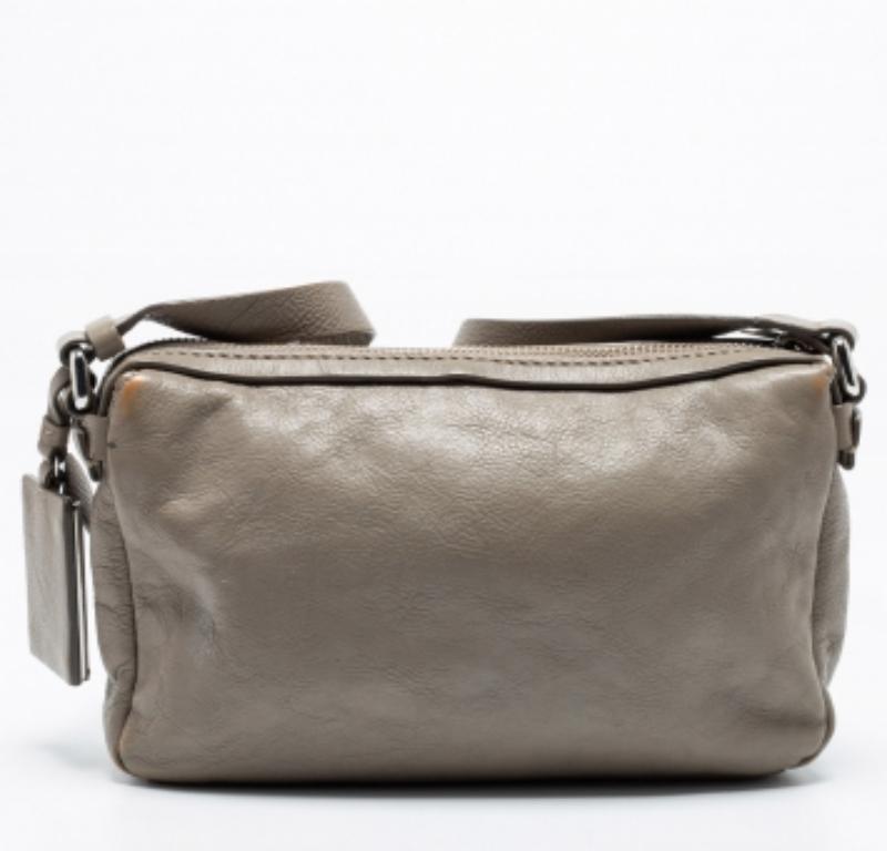 Women's Marc by Marc Jacobs Grey Leather Crossbody Bag For Sale