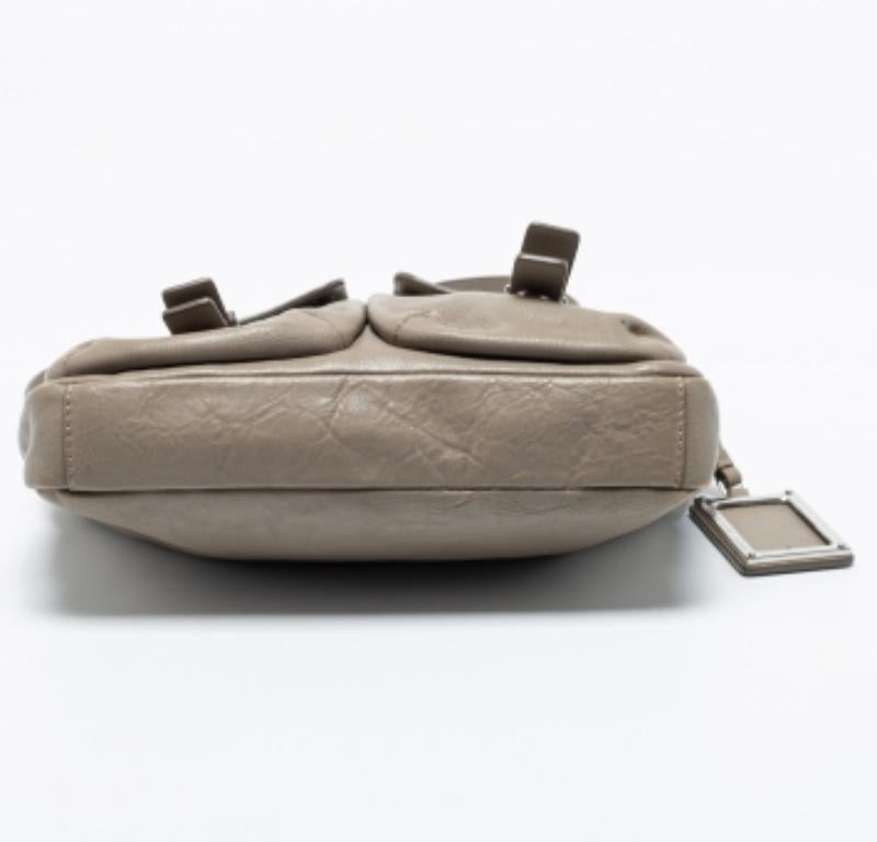 Marc by Marc Jacobs Grey Leather Crossbody Bag For Sale 2