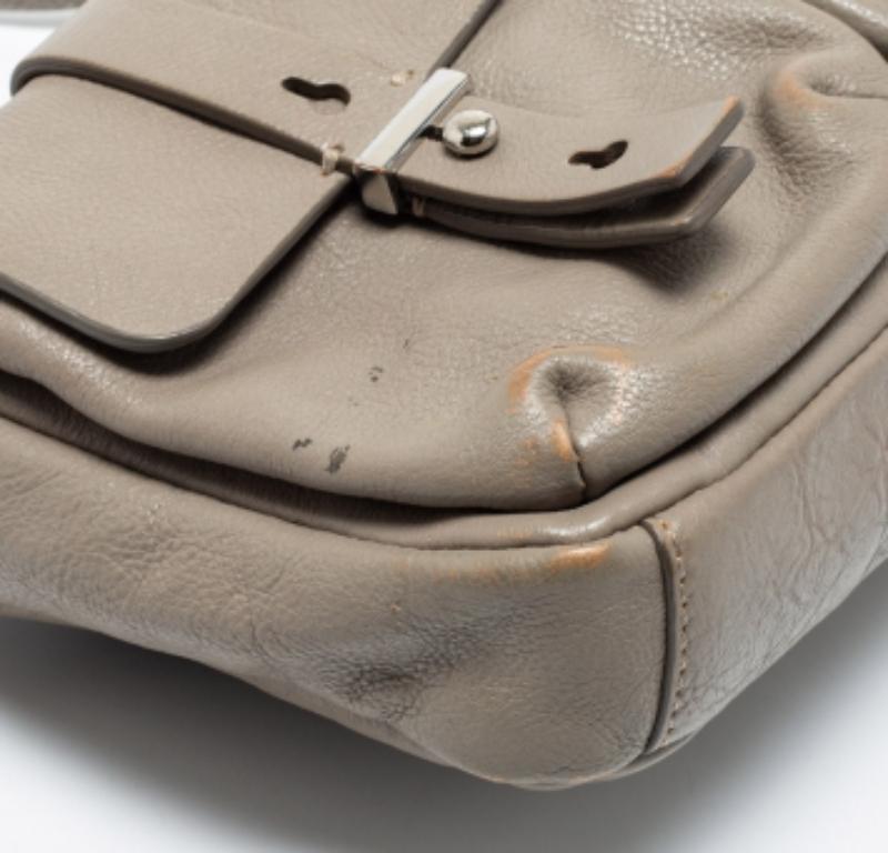 Marc by Marc Jacobs Grey Leather Crossbody Bag For Sale 3
