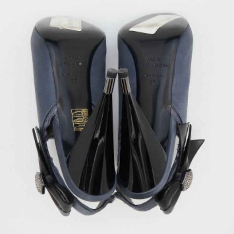 Marc by Marc Jacobs Grey Satin Slingback Sandals Size 37 For Sale 3