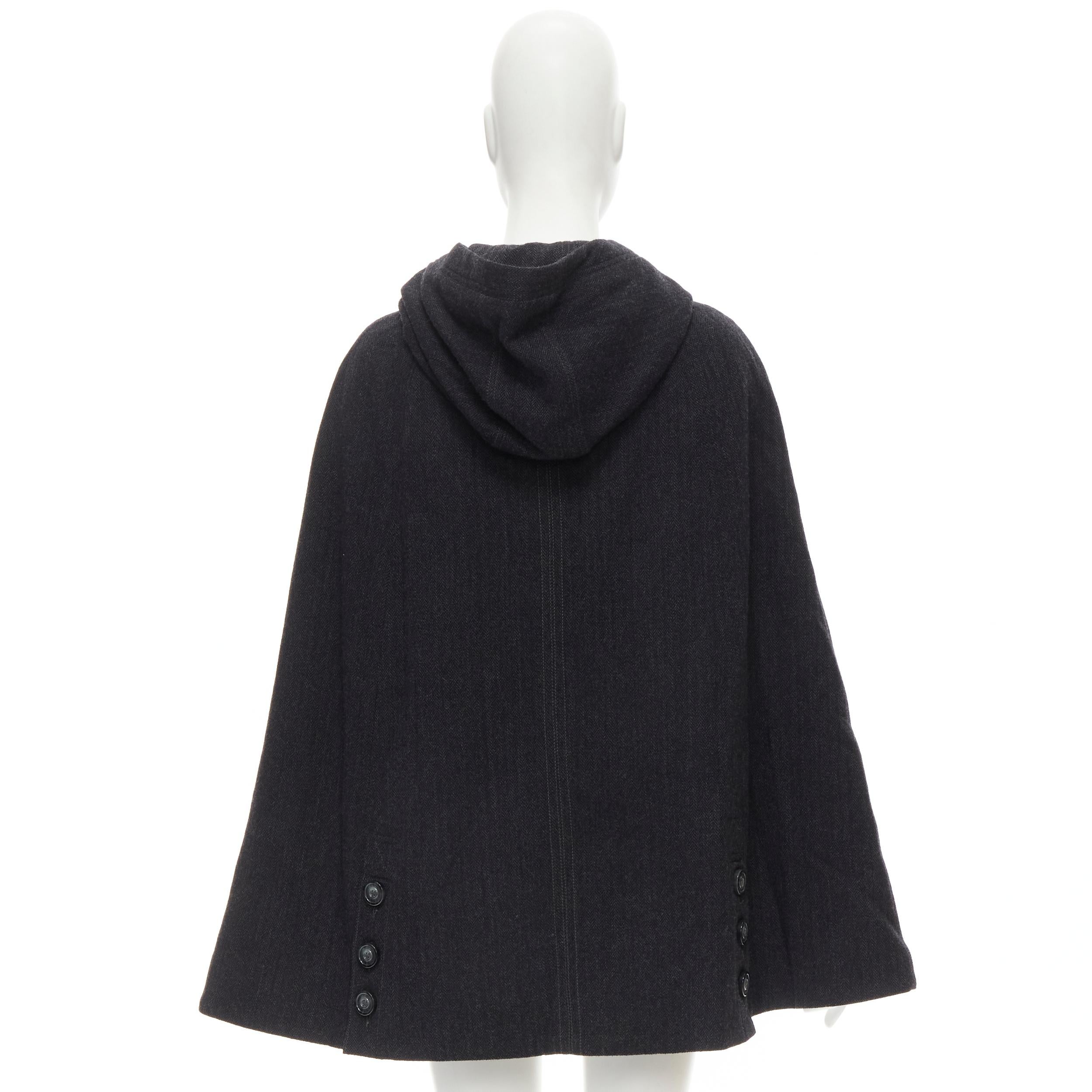 MARC BY MARC JACOBS grey virgin wool utility pocket hooded cape poncho coat XS In Excellent Condition In Hong Kong, NT
