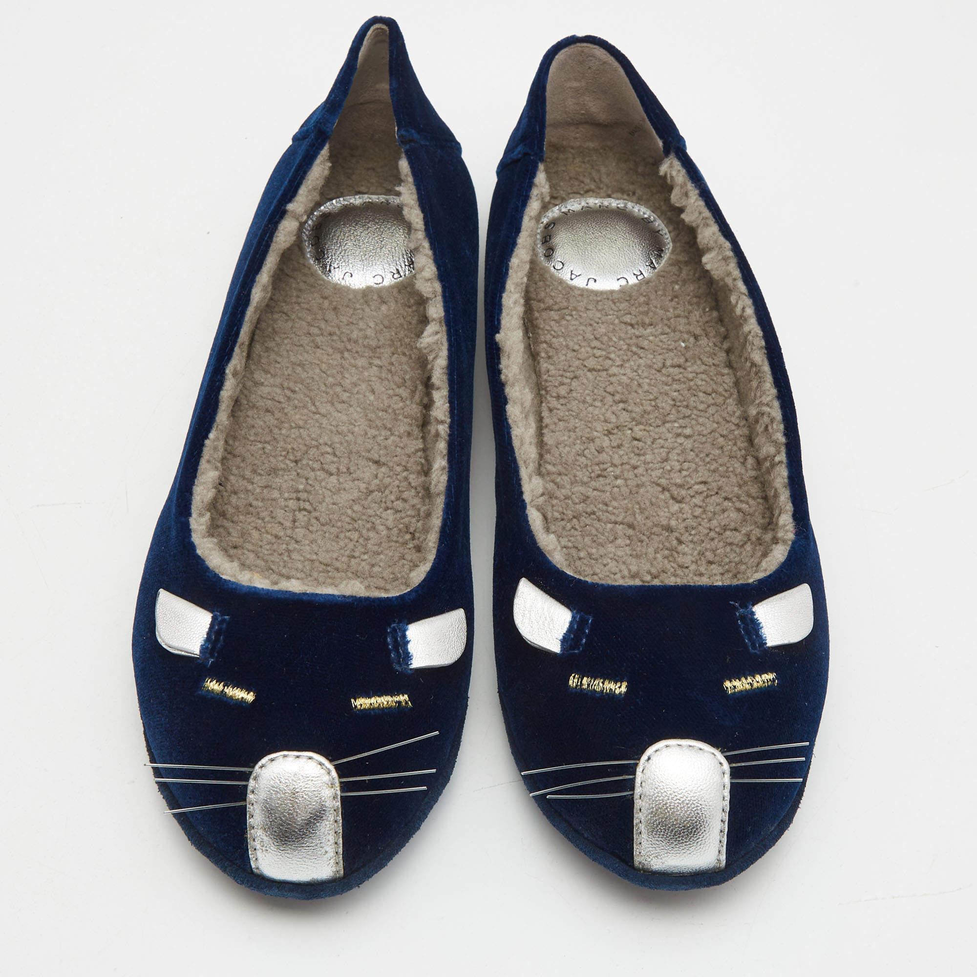 Black Marc by Marc Jacobs Navy Blue Velvet and Leather Cat Ballet Flats Size 36.5 For Sale