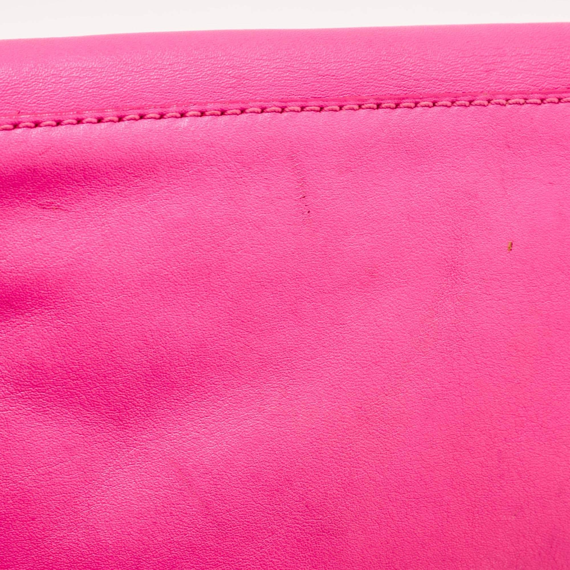 Marc by Marc Jacobs Neon Pink Leather Katie Clutch For Sale 2