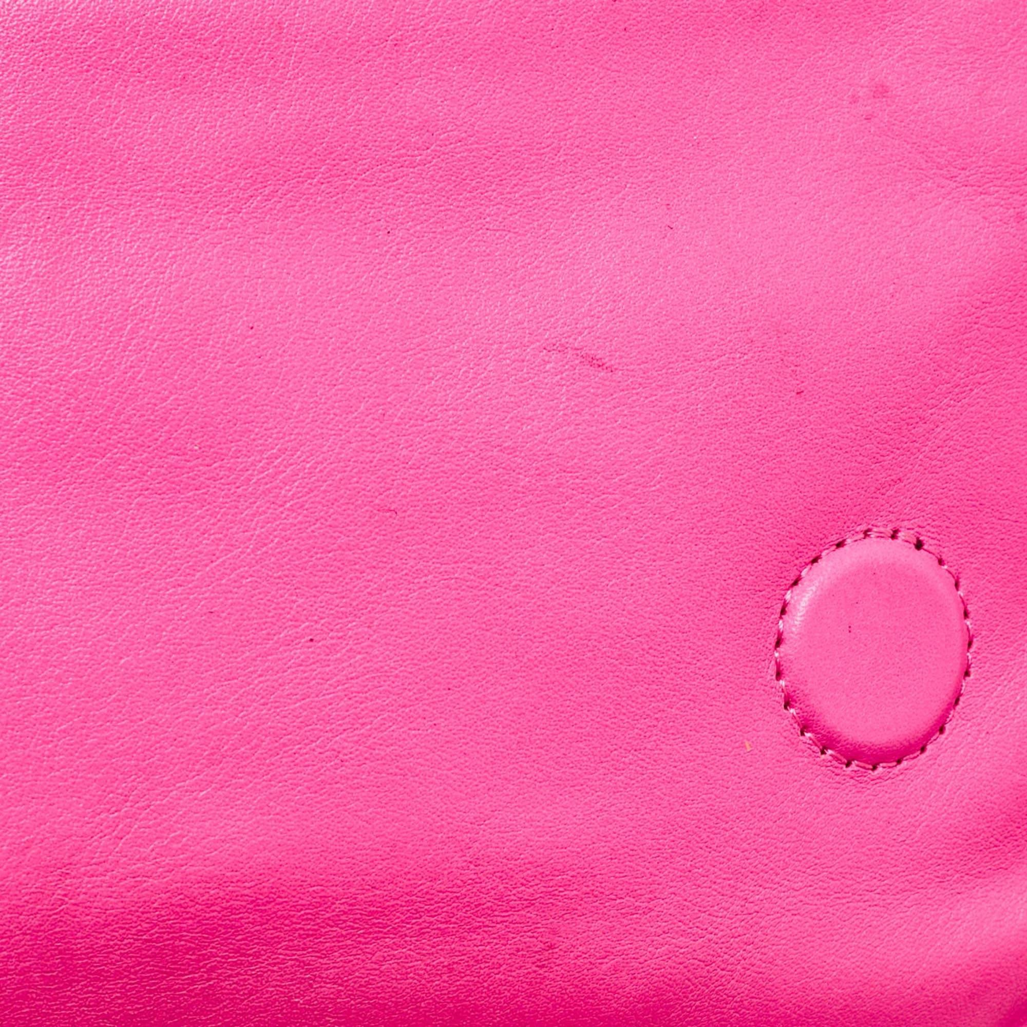 Marc by Marc Jacobs Neon Pink Leather Katie Clutch For Sale 3