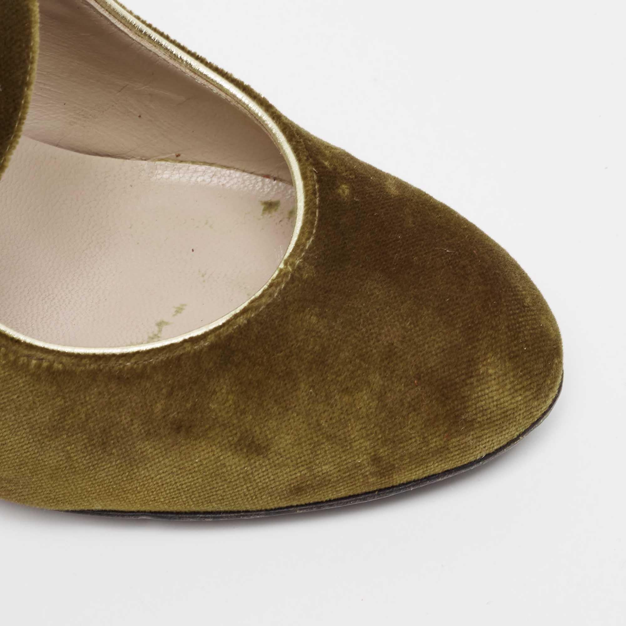 Marc by Marc Jacobs Olive Green Suede Mary Jane Pumps Taglia 37 in vendita 2