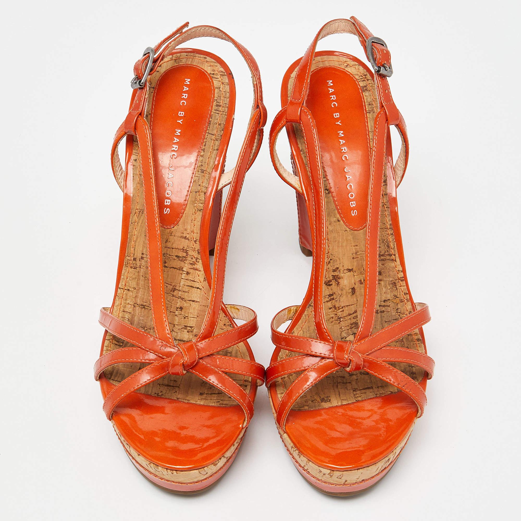 Marc by Marc Jacobs Orange Patent Leather Cork Wedge Slingback Sandals Size 37.5 In Good Condition For Sale In Dubai, Al Qouz 2