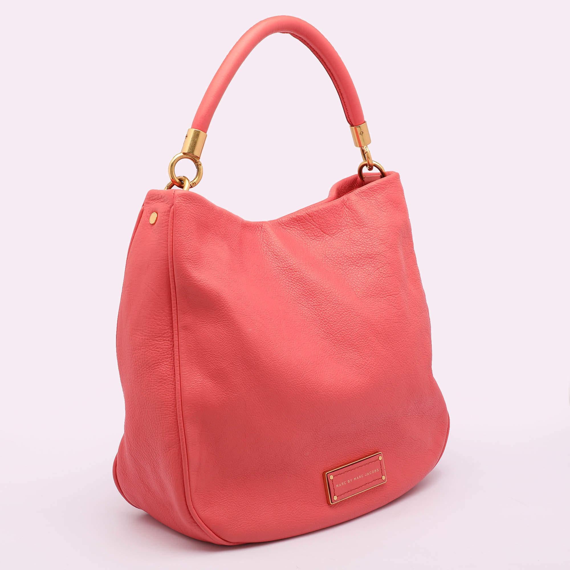 Marc by Marc Jacobs Pink Leather Too Hot To Handle Hobo In Good Condition In Dubai, Al Qouz 2