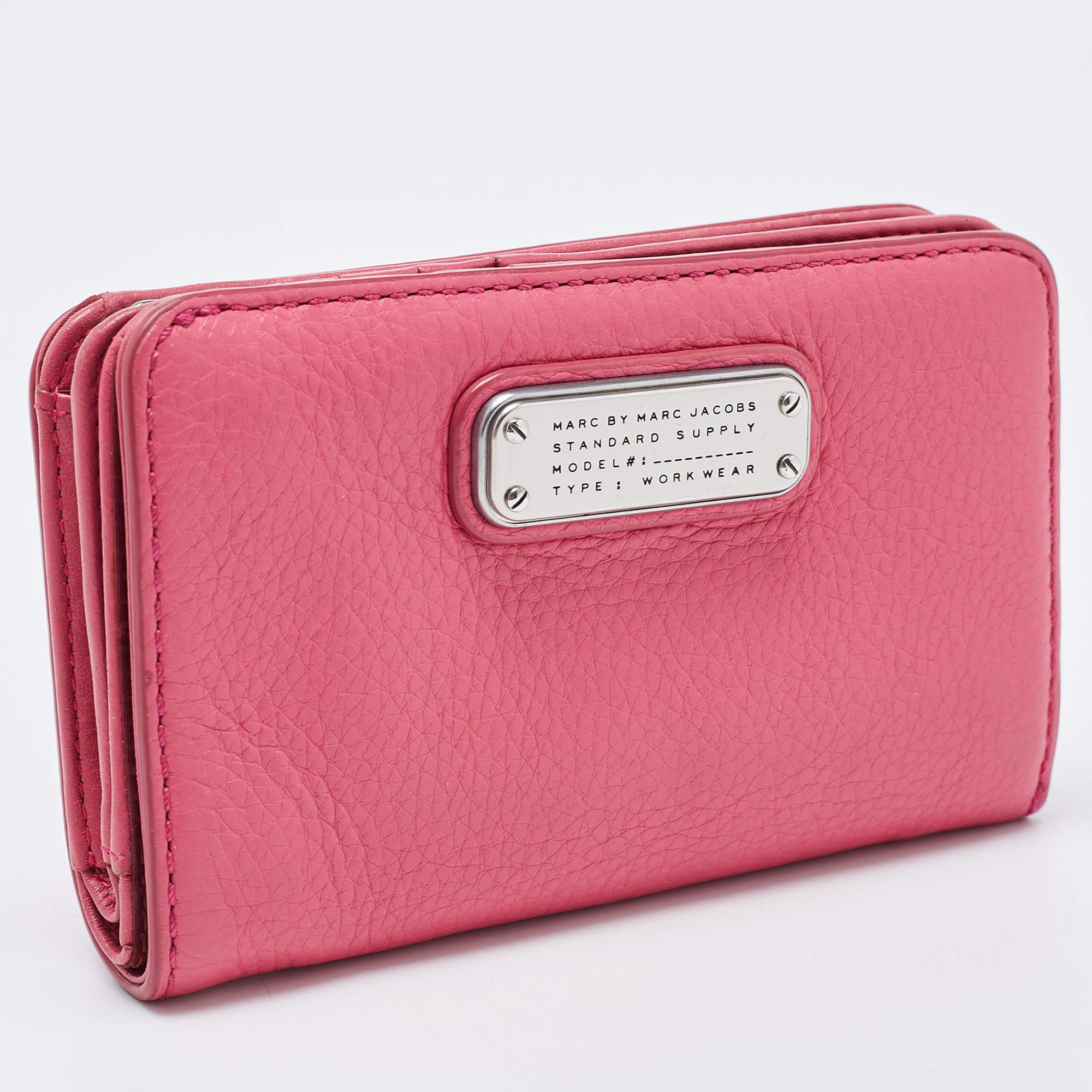 Marc by Marc Jacobs Pink Leather Zip Around Wallet For Sale 1