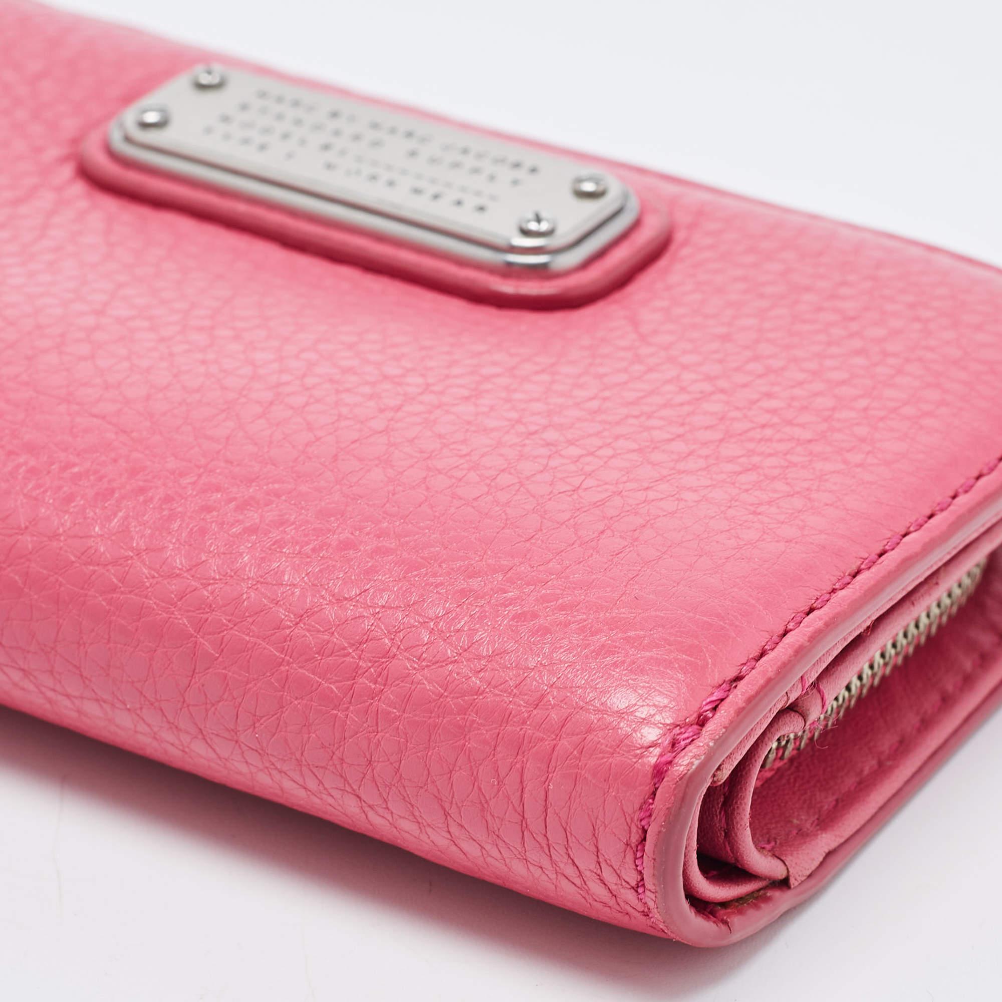 Marc by Marc Jacobs Pink Leather Zip Around Wallet For Sale 5