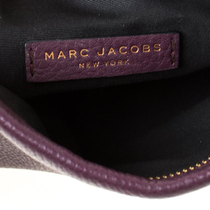 Marc by Marc Jacobs Purple Leather Crossbody Bag In Good Condition In Dubai, Al Qouz 2