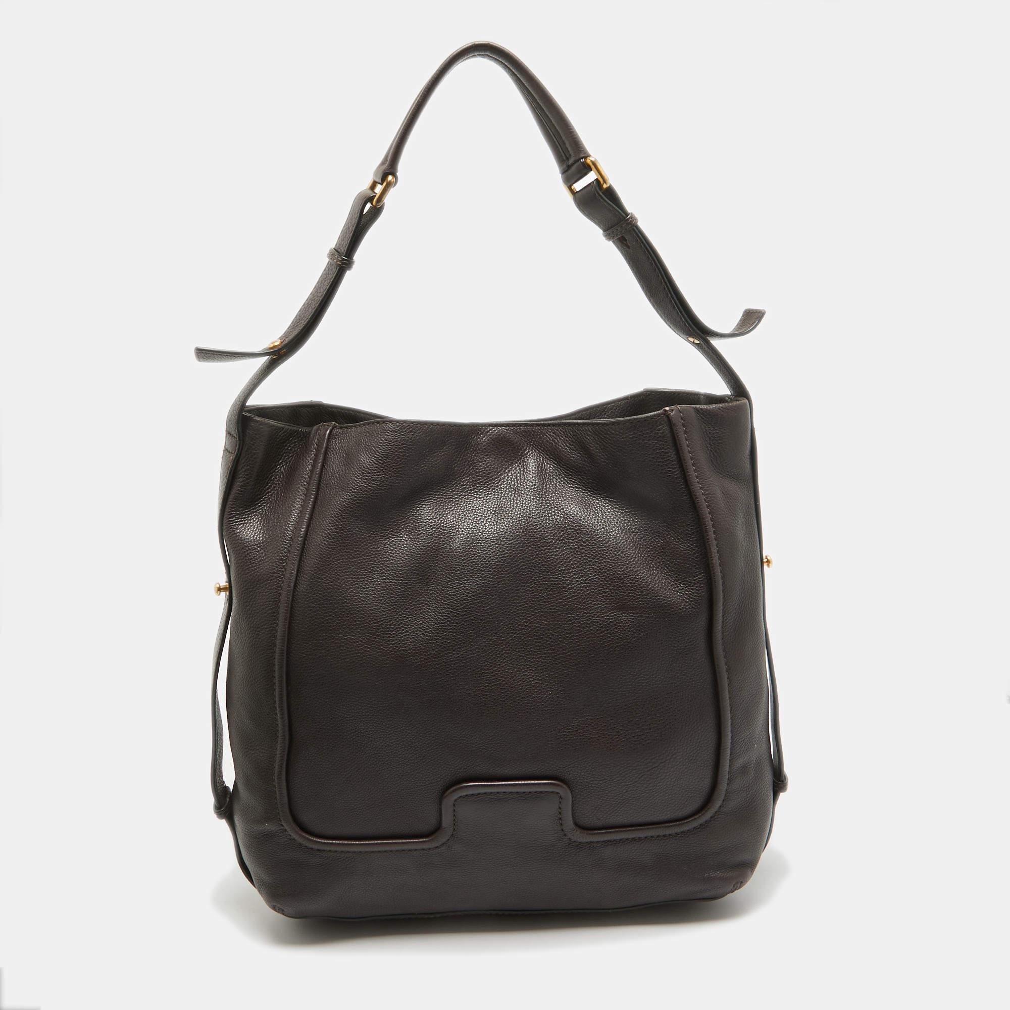 Marc by Marc Jacobs Purple Leather Revolution Hobo In Fair Condition For Sale In Dubai, Al Qouz 2