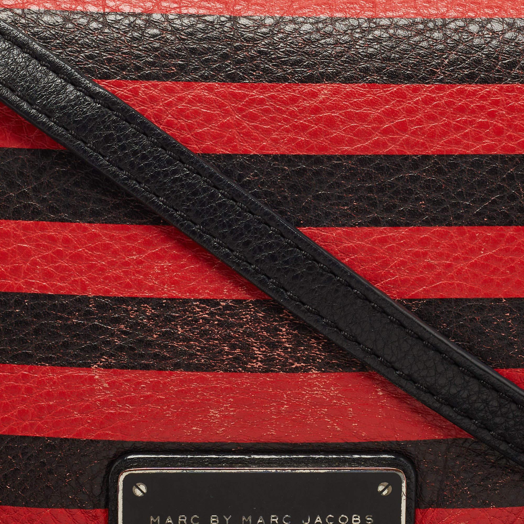 De las mujeres Marc by Marc Jacobs Bolso cruzado con solapa Percy de piel a rayas rojo/negro en venta