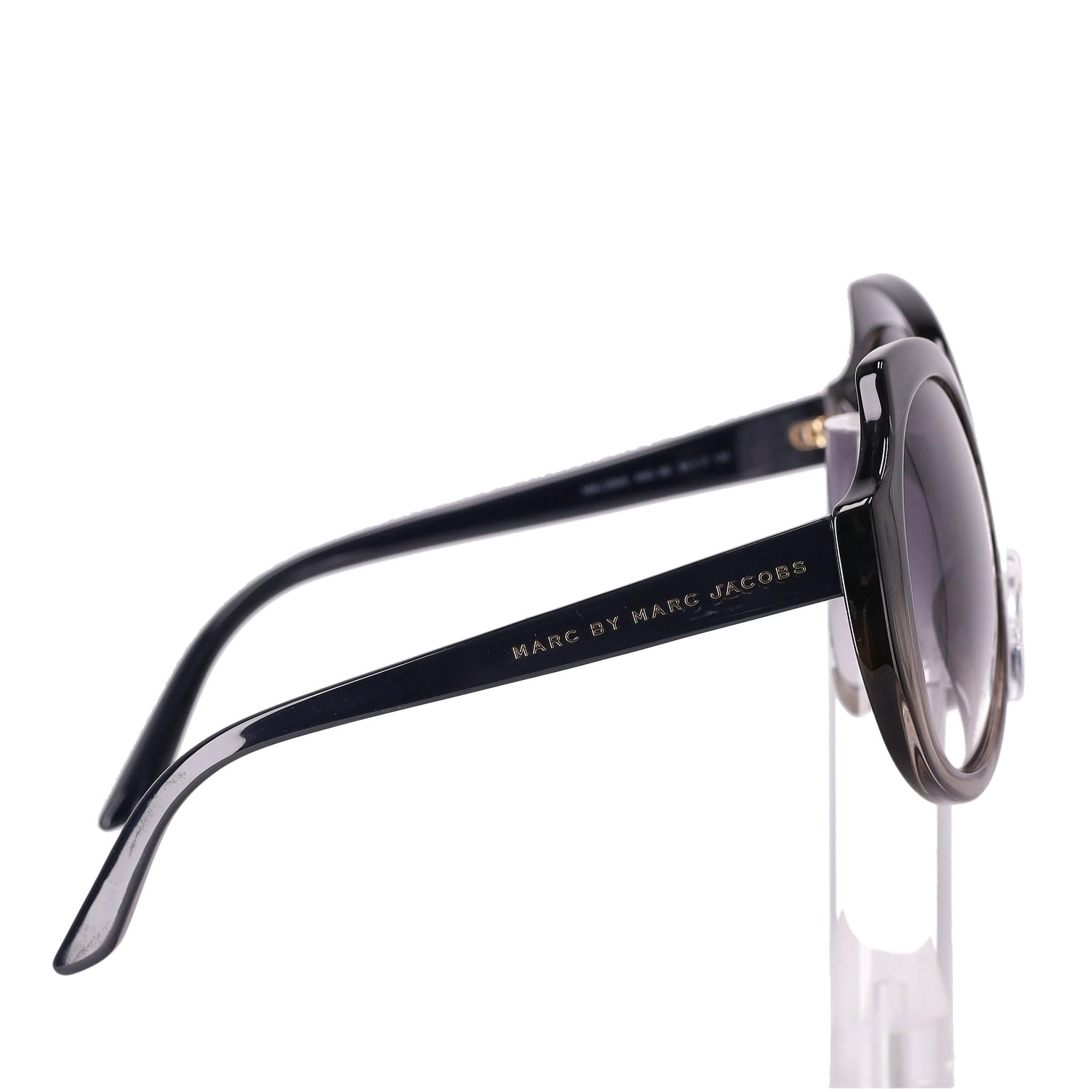 Marc By Marc Jacobs Round Sunglasses In Excellent Condition For Sale In London, GB