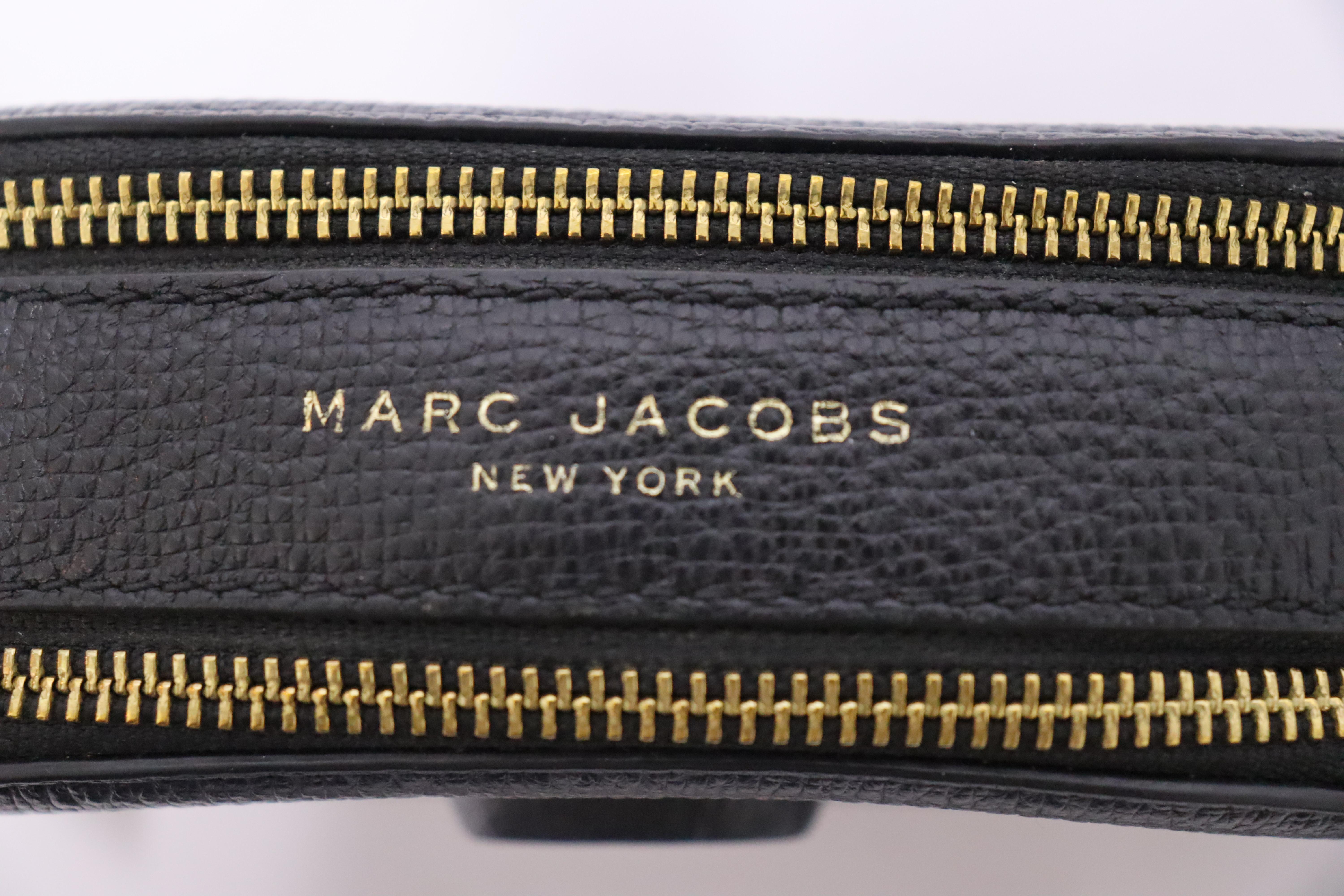 Marc by Marc Jacobs Shutter Umhängetasche im Angebot 4