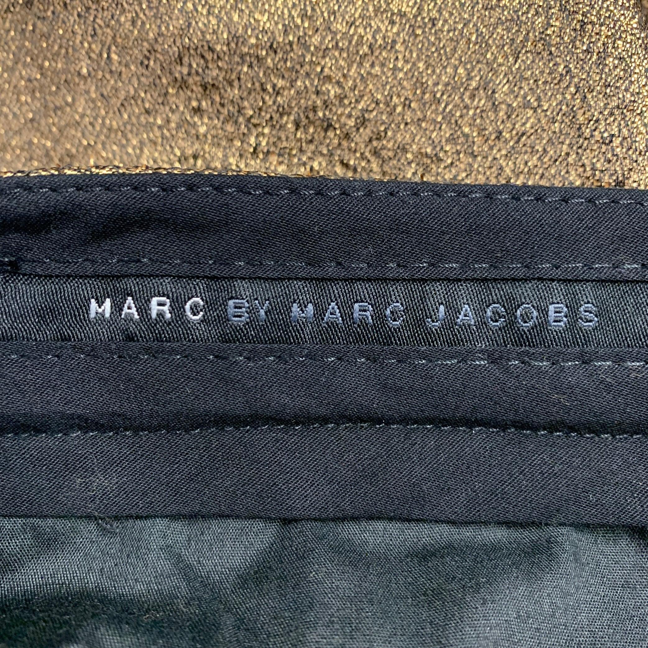 MARC by MARC JACOBS Pantalones de vestir con parte delantera plana en mezcla de poliéster metalizado dorado talla 30 en Bueno estado para la venta en San Francisco, CA